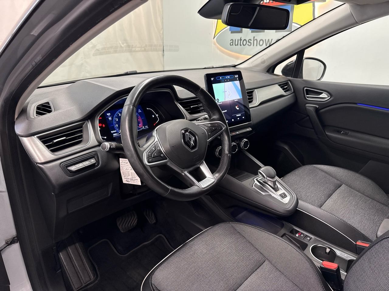 RENAULT Captur 1.3 TCe Initiale EDC-showroom-element-2