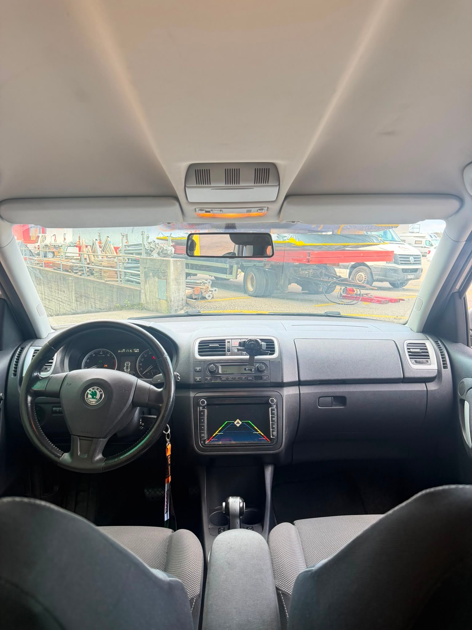 SKODA Roomster 1.6 Scout Automatic-image-9