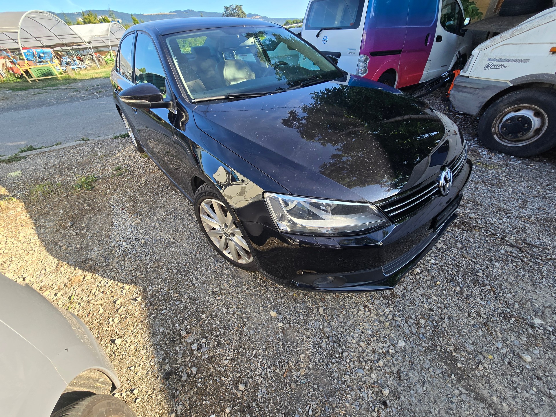 VW JETTA-image-12