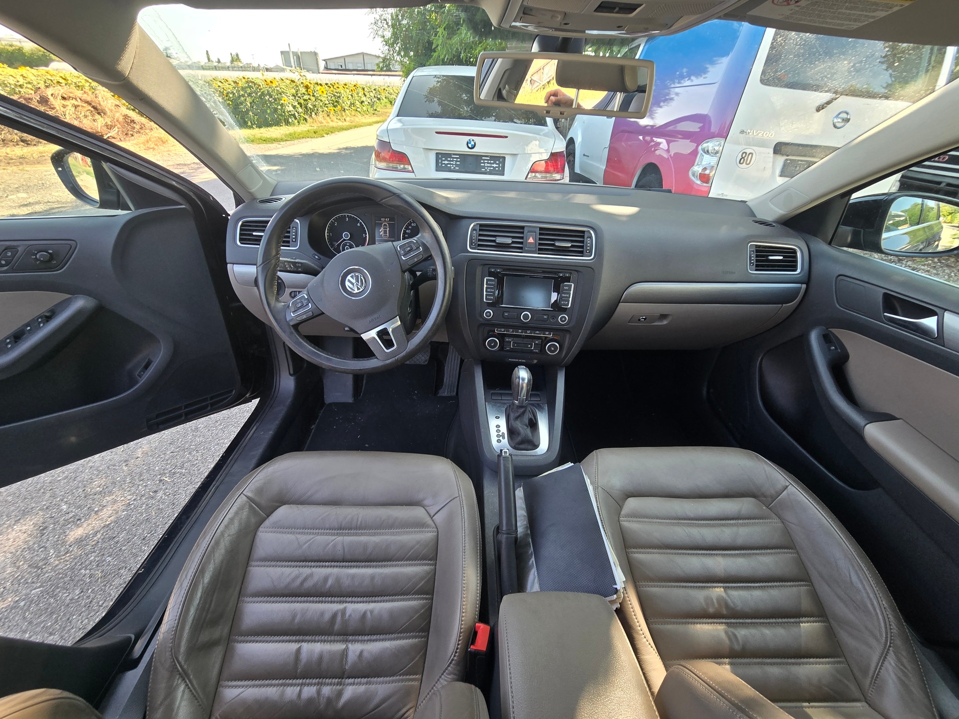VW JETTA-image-2