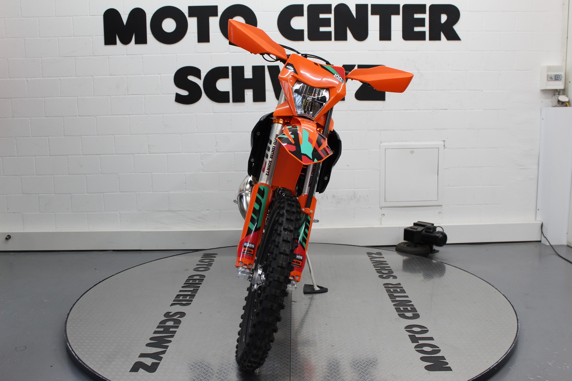KTM 300 EXC Six Days-showroom-element-2