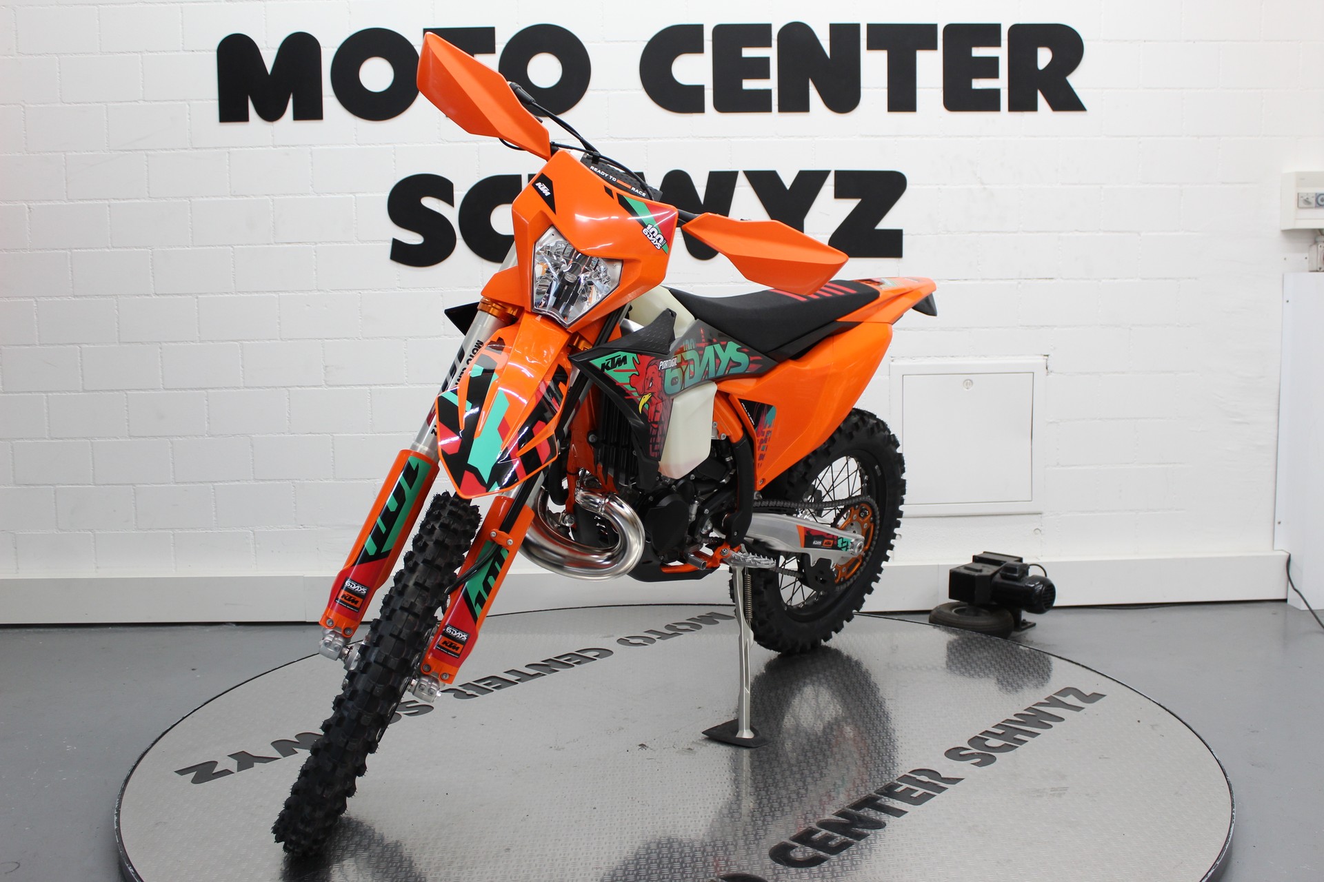 KTM 300 EXC Six Days-showroom-element-3