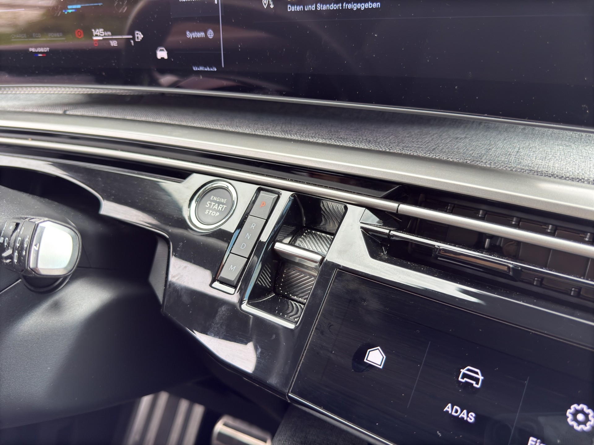 PEUGEOT 5008 1.2 Hybrid e-DCS6 GT 7 Plätzer-image-60