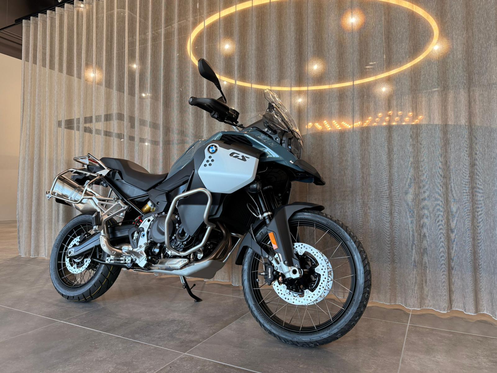 BMW F 900 GS Adventure-image-2
