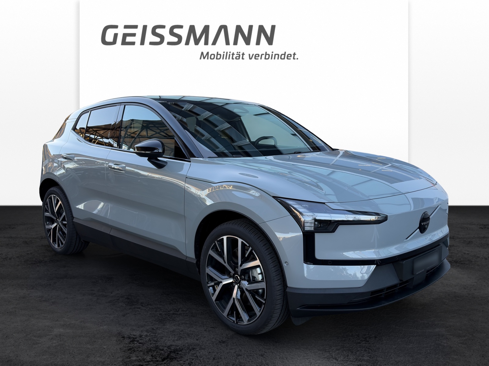 VOLVO EX30 P8 Ultra XCENTRIC Black Edition AWD-showroom-element-1