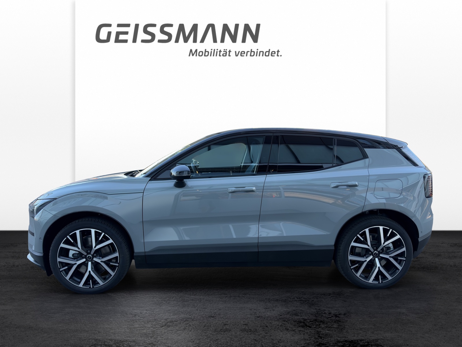 VOLVO EX30 P8 Ultra XCENTRIC Black Edition AWD-showroom-element-2