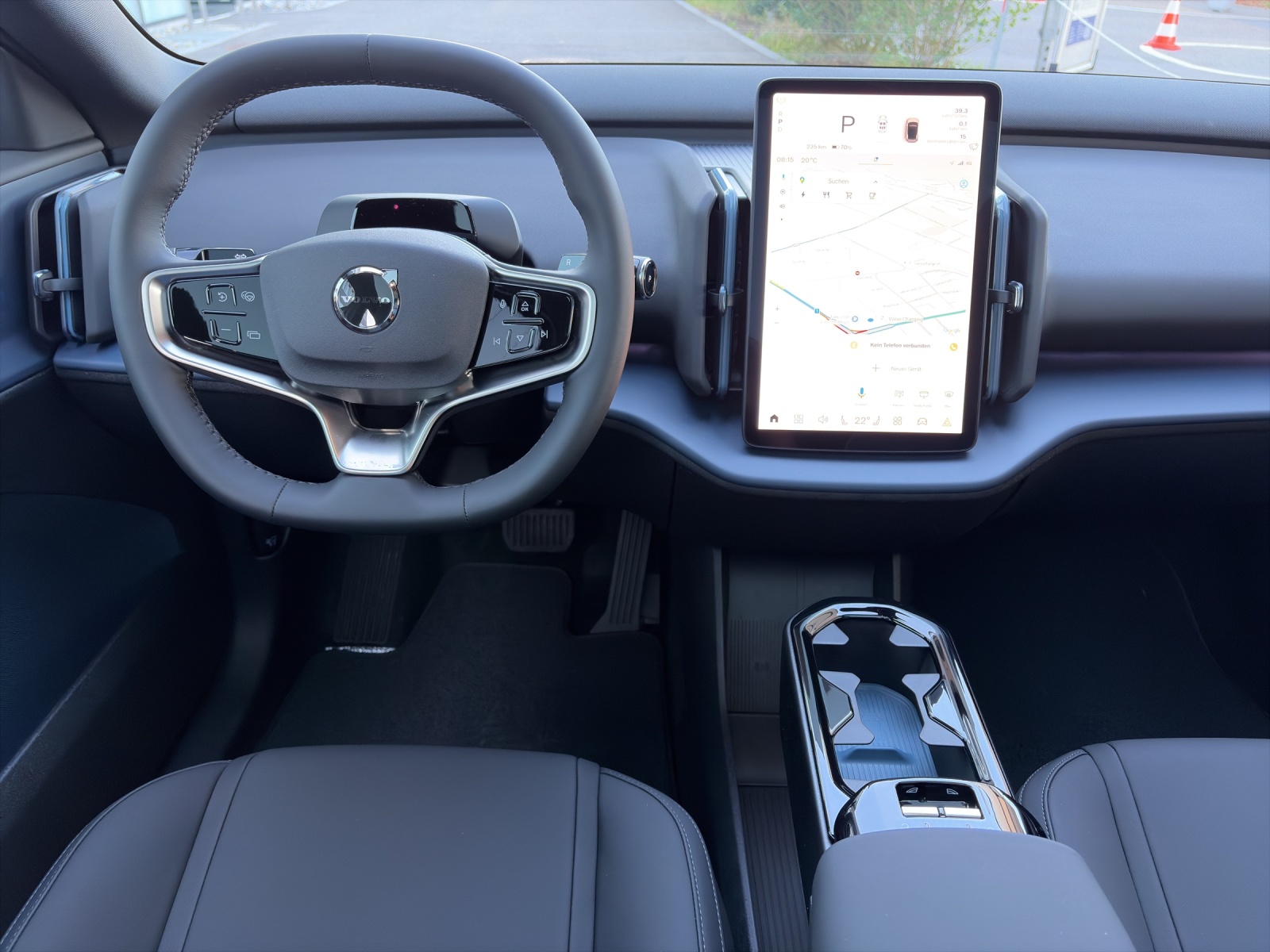 VOLVO EX30 P8 Ultra XCENTRIC Black Edition AWD-image-11