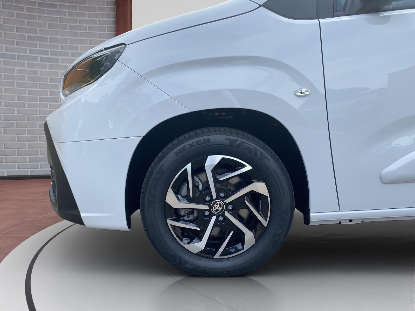 TOYOTA Proace City Verso L2 1.5 HDi 130 Trend-image-8