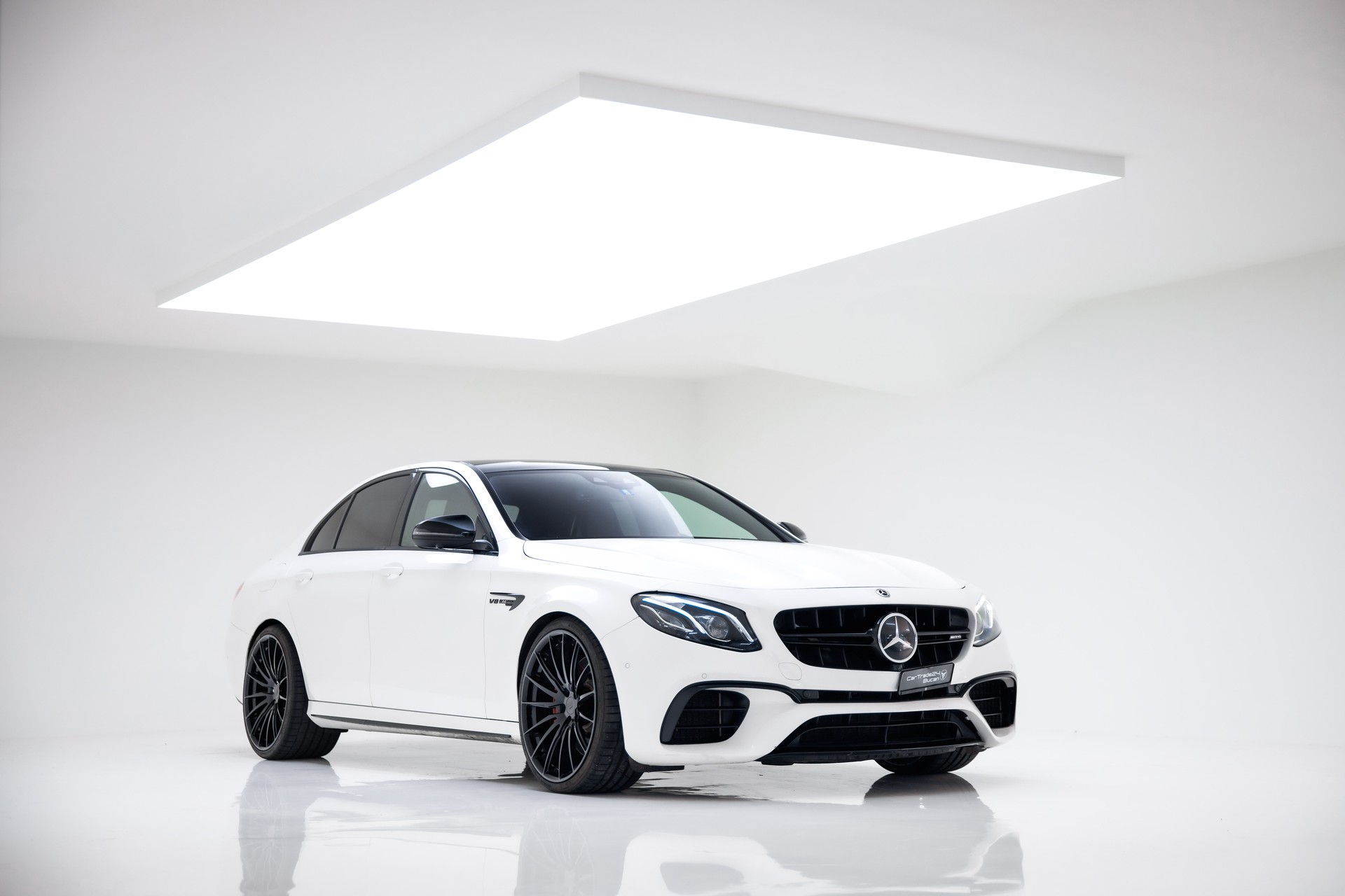 MERCEDES-BENZ E 63 AMG S 4Matic Speedshift MCT-showroom-element-2