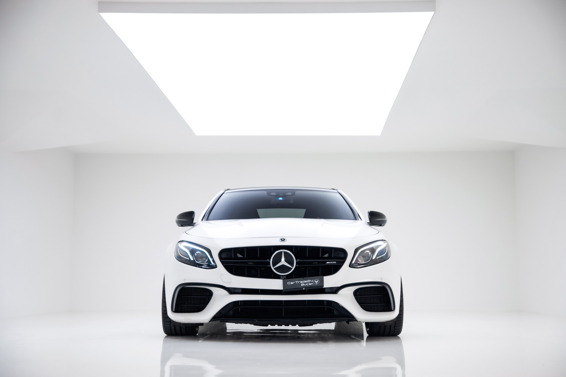 MERCEDES-BENZ E 63 AMG S 4Matic Speedshift MCT-showroom-element-1