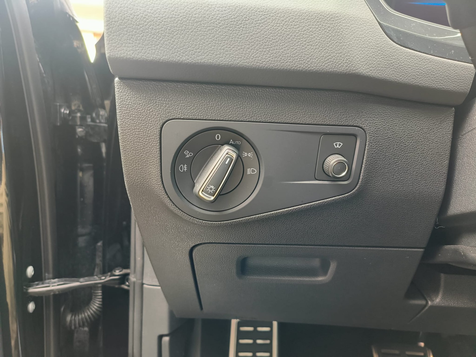 VW Tiguan 2.0TSI R-Line 4Motion DSG-image-6