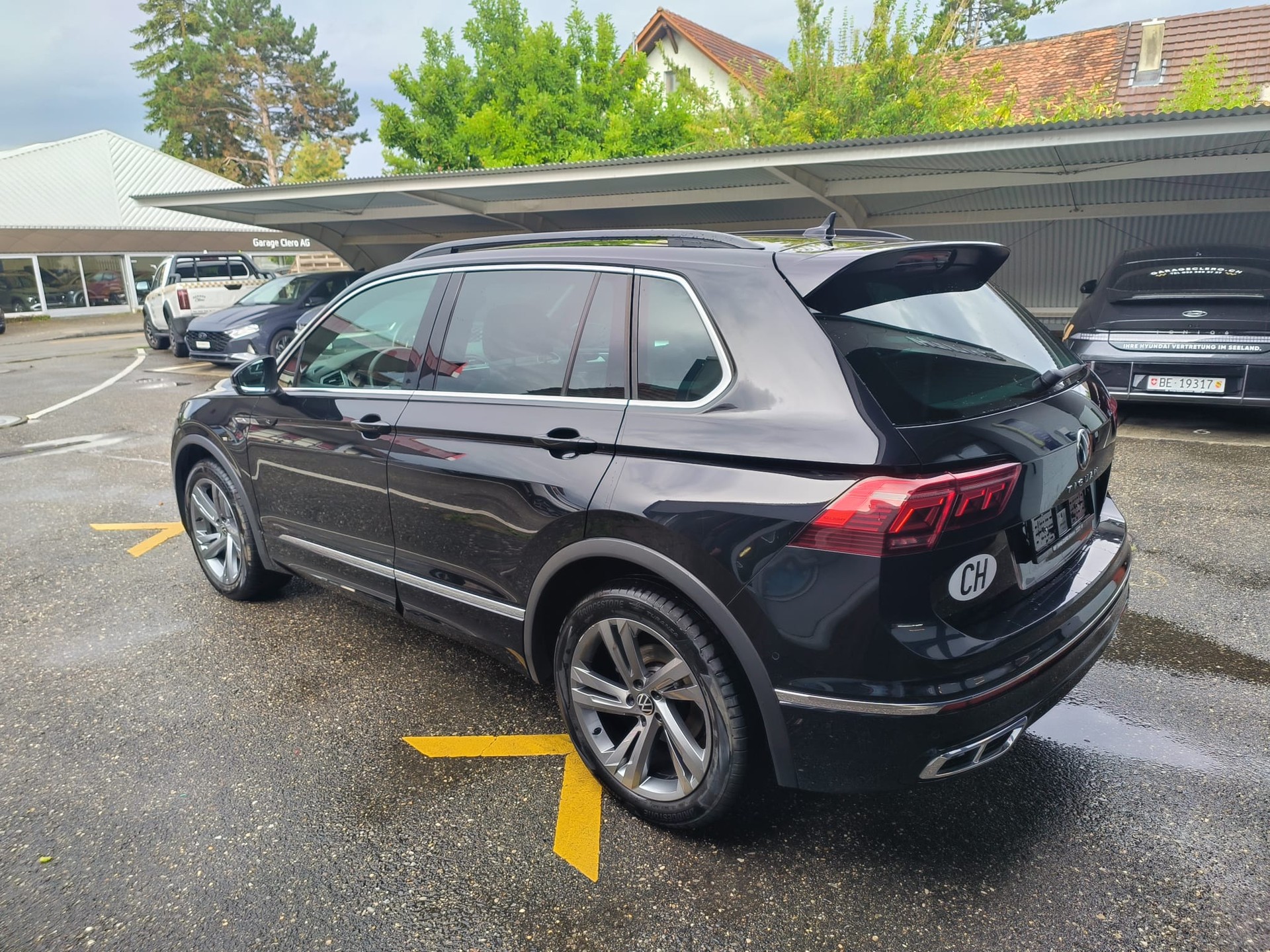 VW Tiguan 2.0TSI R-Line 4Motion DSG-showroom-element-1