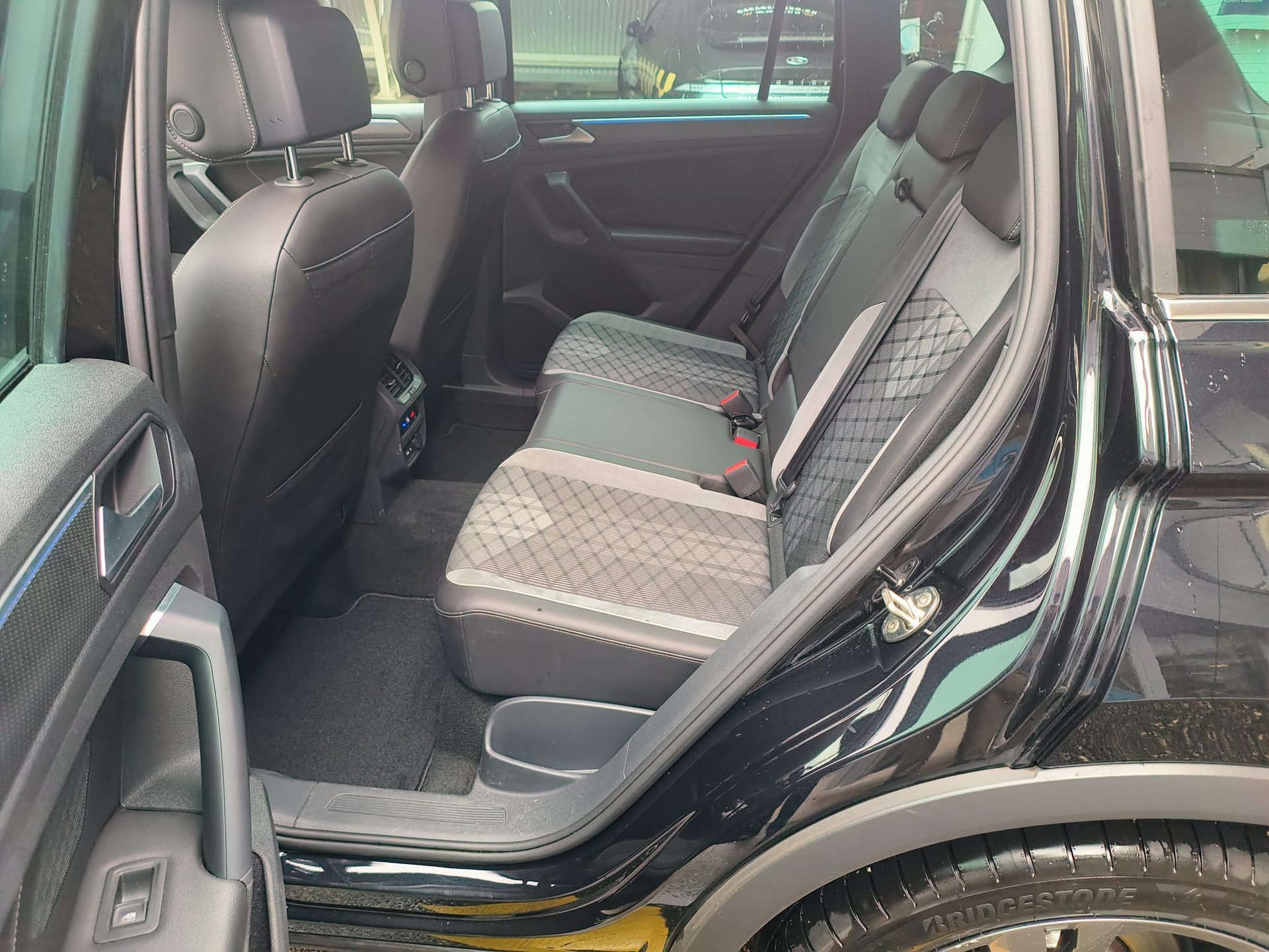 VW Tiguan 2.0TSI R-Line 4Motion DSG-image-11