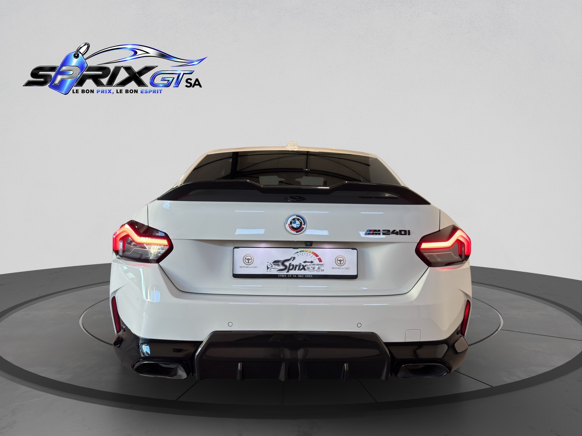 BMW M240i xDrive Steptronic-showroom-element-3