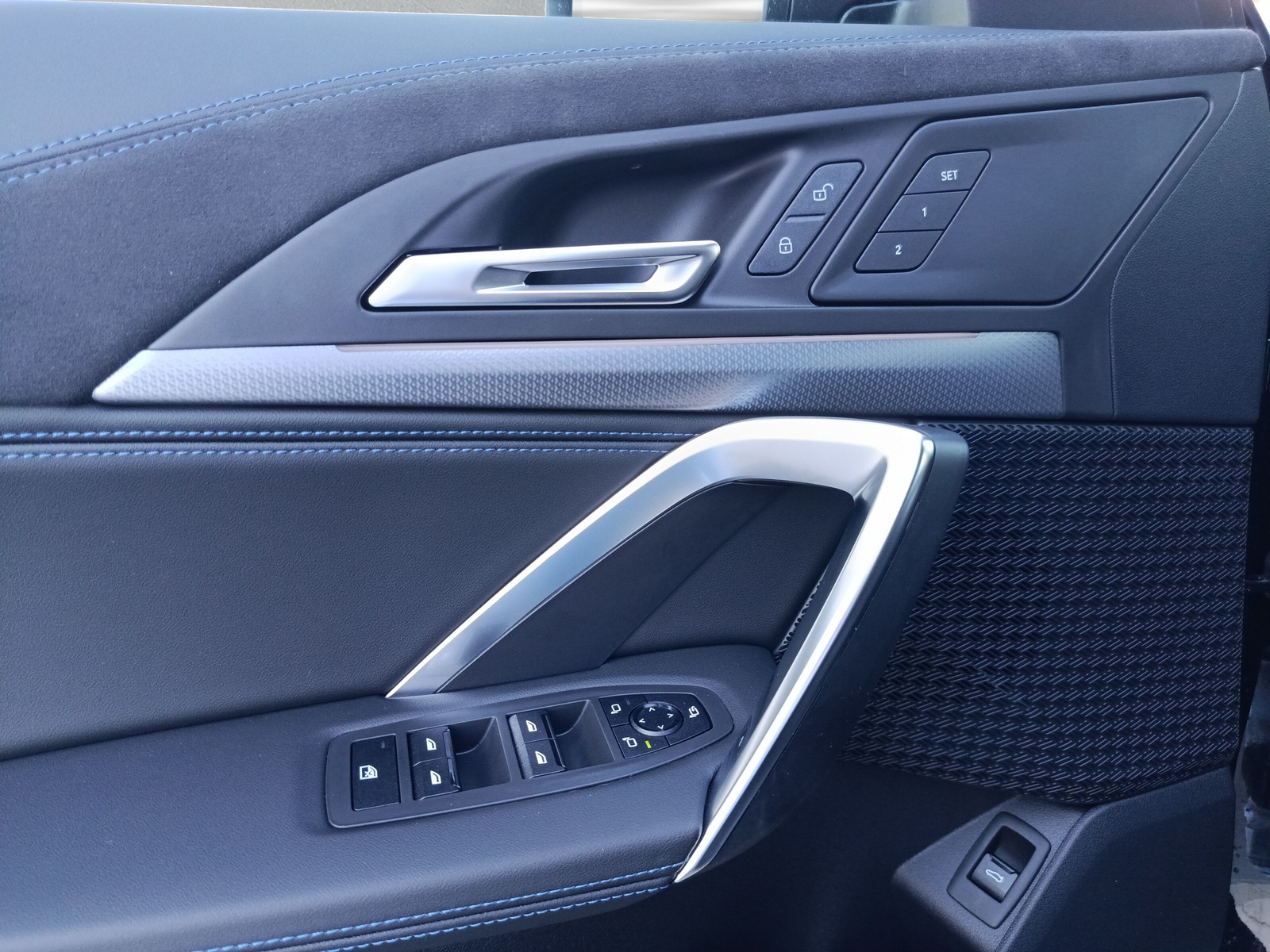 BMW iX1 eDrive 20 Edition M Sport-image-21