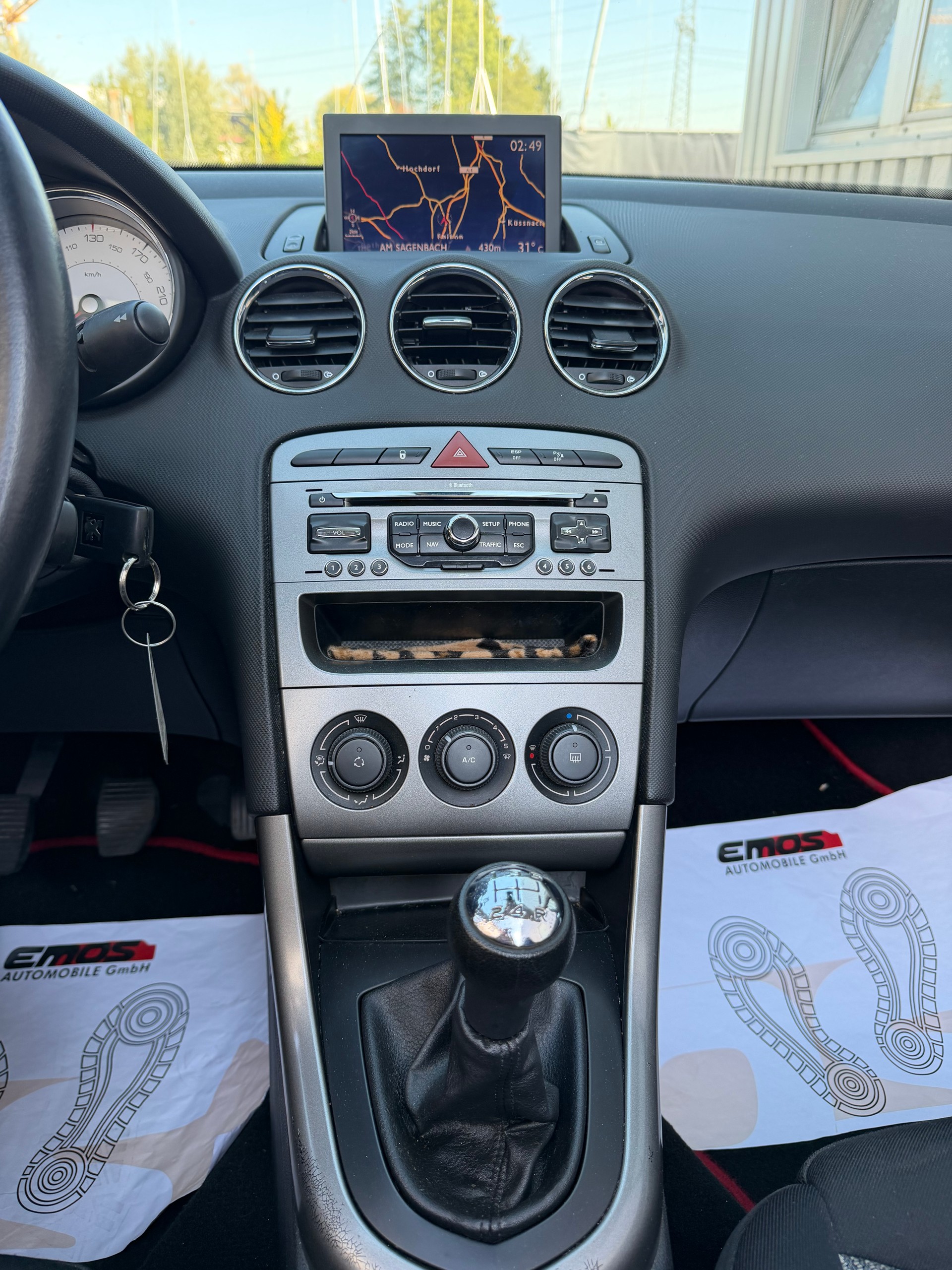 PEUGEOT 308 CC 1.6 16V VTi Sport-image-11