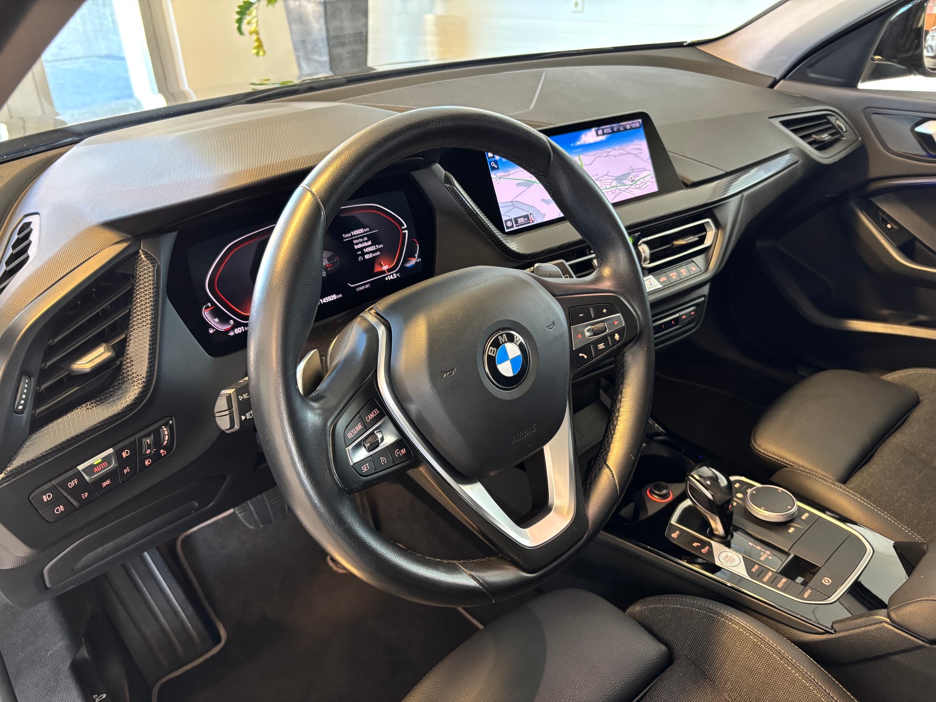BMW 120i Sport Line Steptronic-image-5