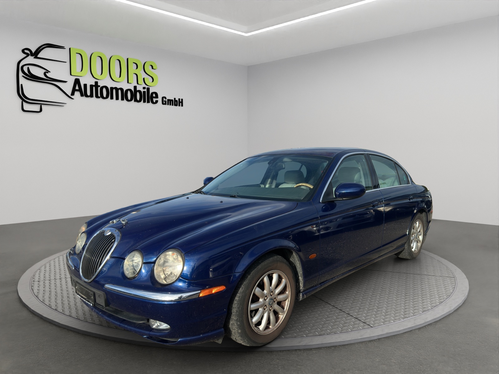 JAGUAR S-Type 2.5 V6 Executive-showroom-element-1
