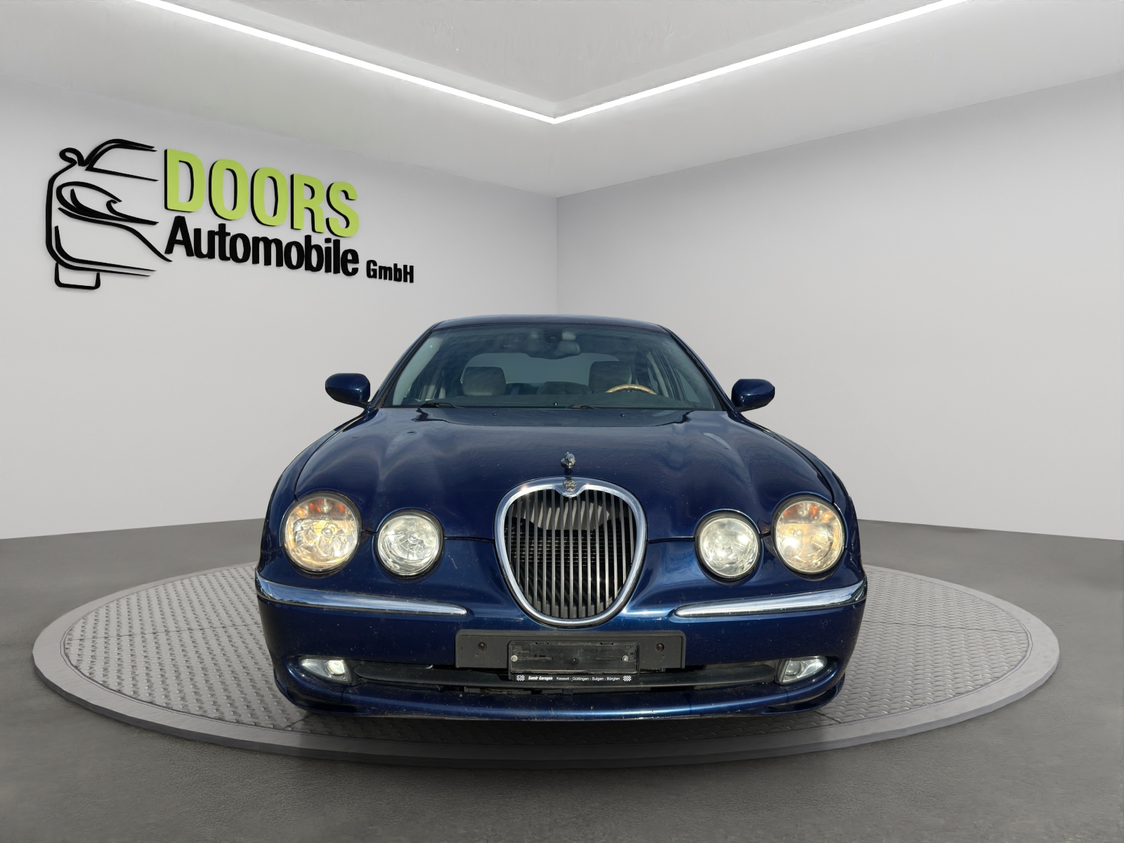 JAGUAR S-Type 2.5 V6 Executive-showroom-element-3