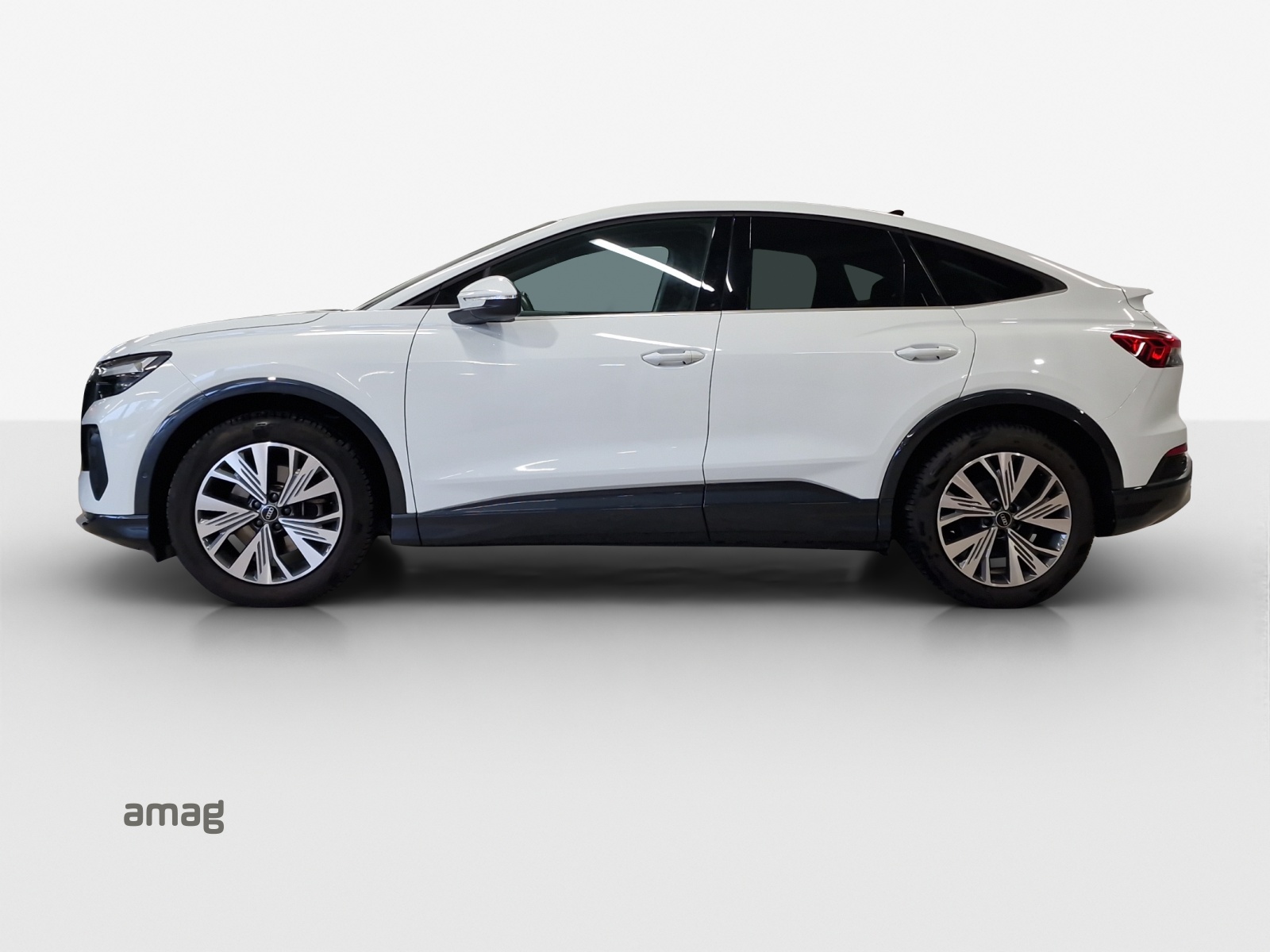 AUDI Q4 Sportback e-tron 35-showroom-element-1