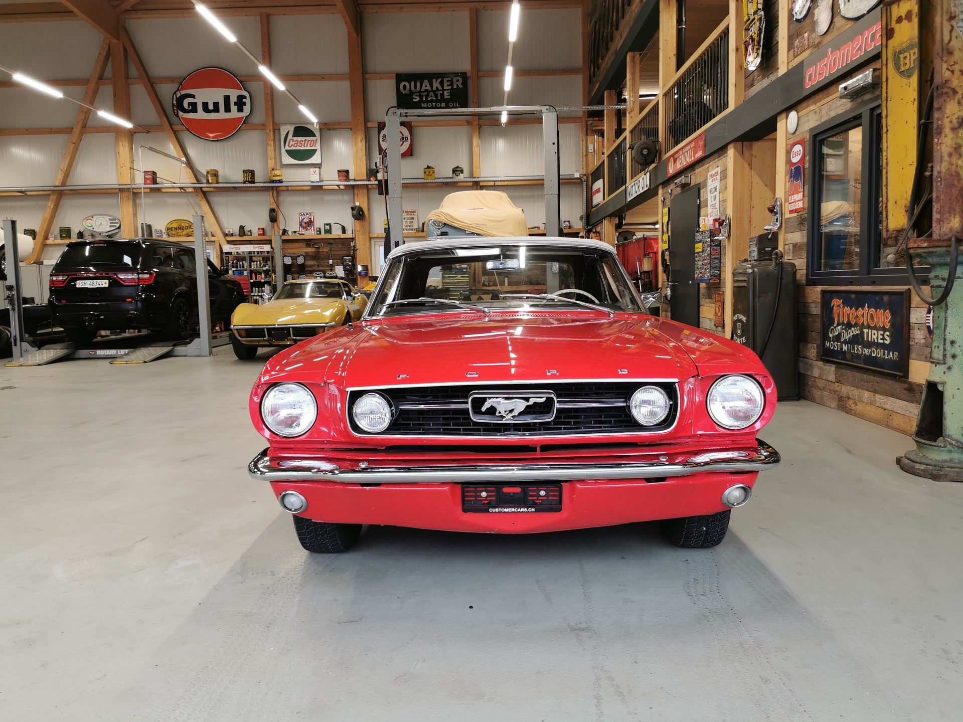 FORD Mustang Convertible-image-2