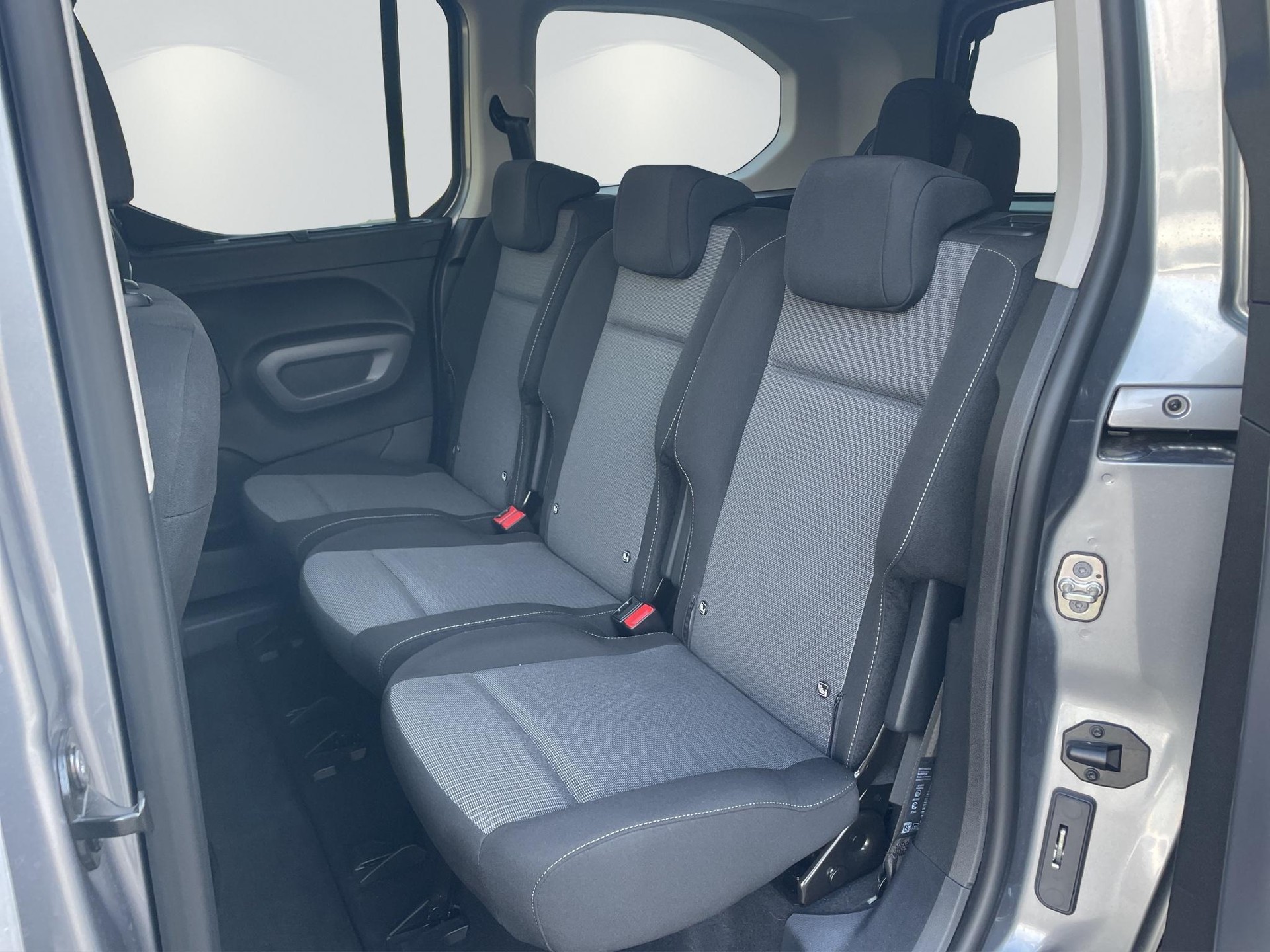 TOYOTA Proace City Verso L2 1.5 HDi 130 Trend-image-12