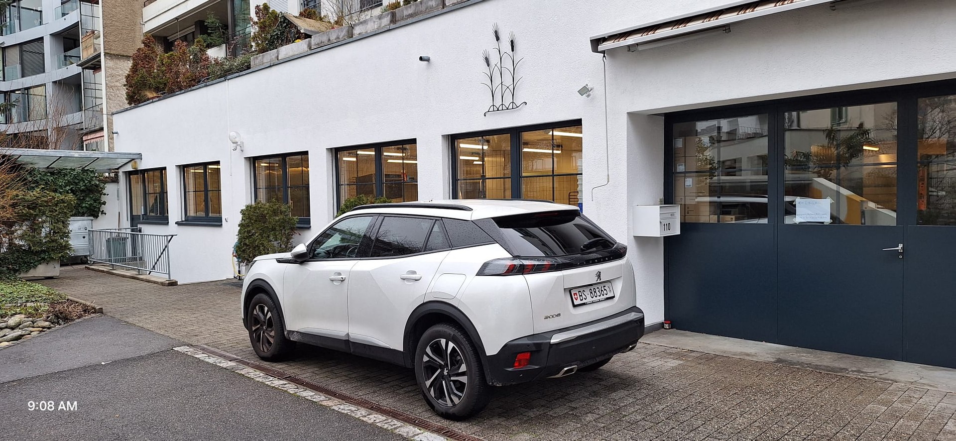 PEUGEOT 2008 1.2 PureTech Allure Pack EAT8-image-7