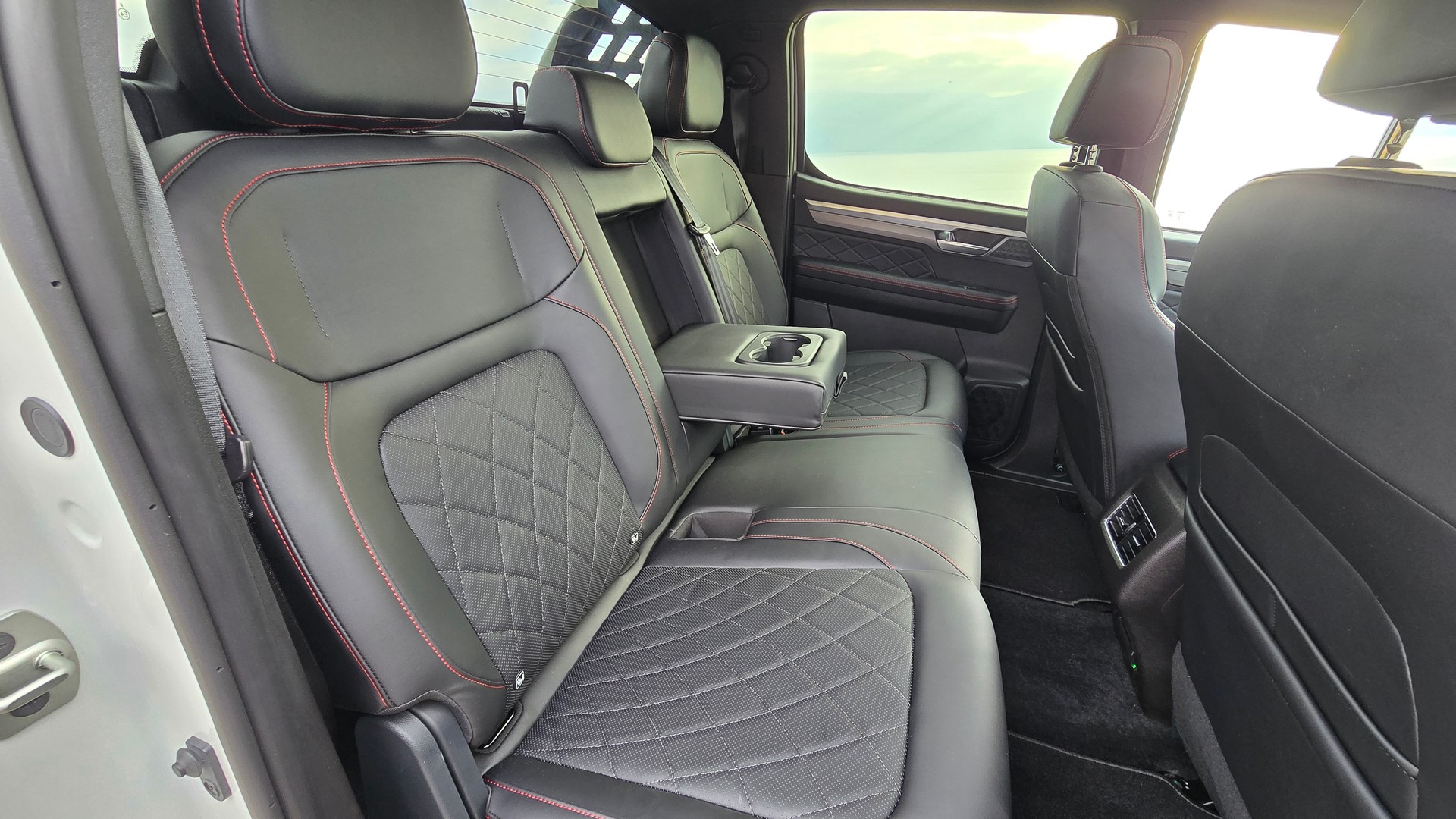 JAC Luxury-image-18