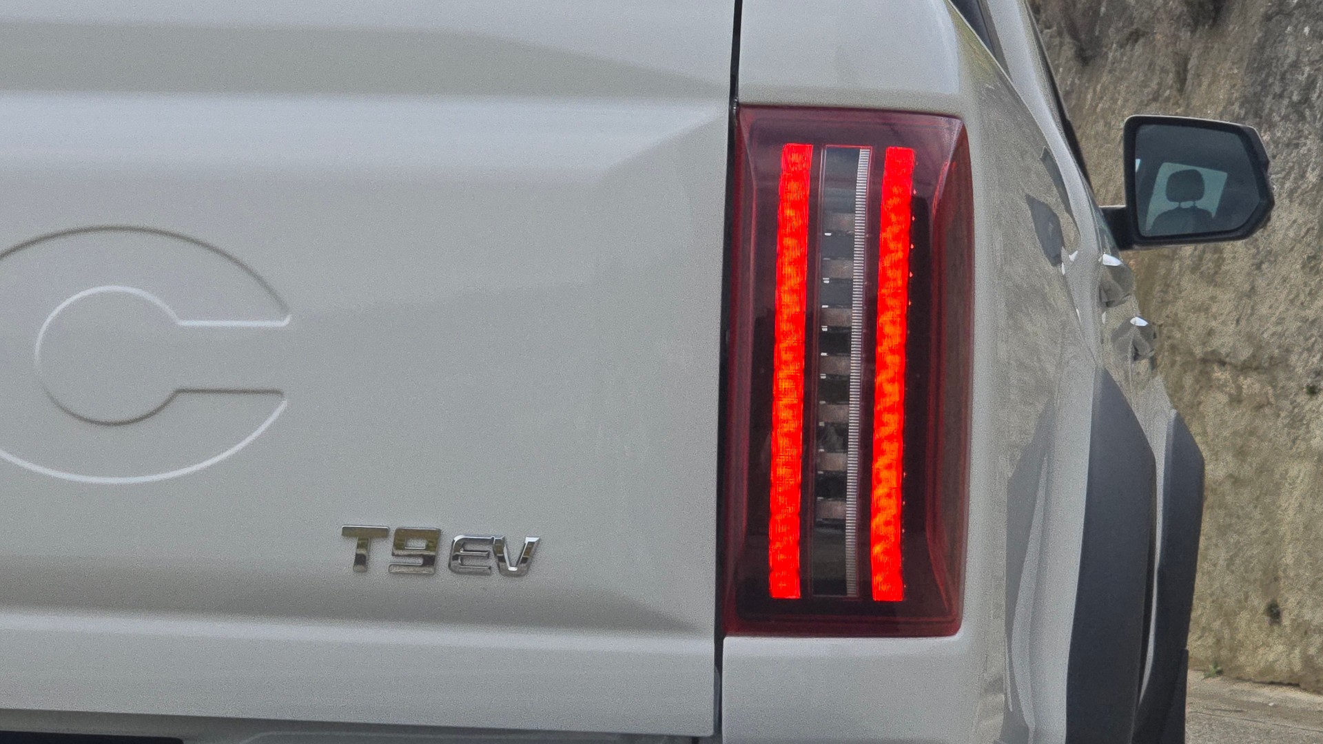 JAC Luxury-image-9