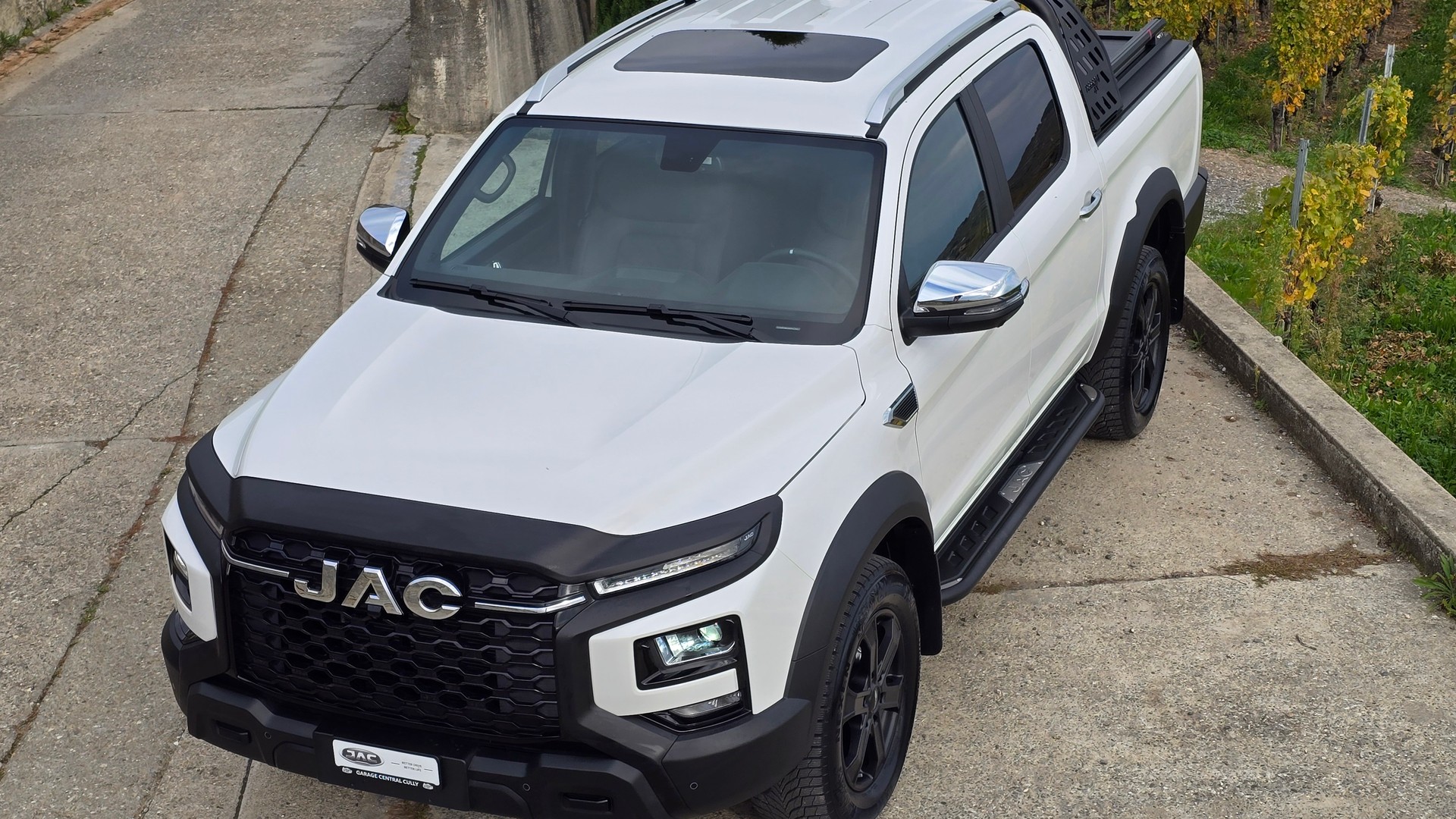 JAC Luxury-image-4