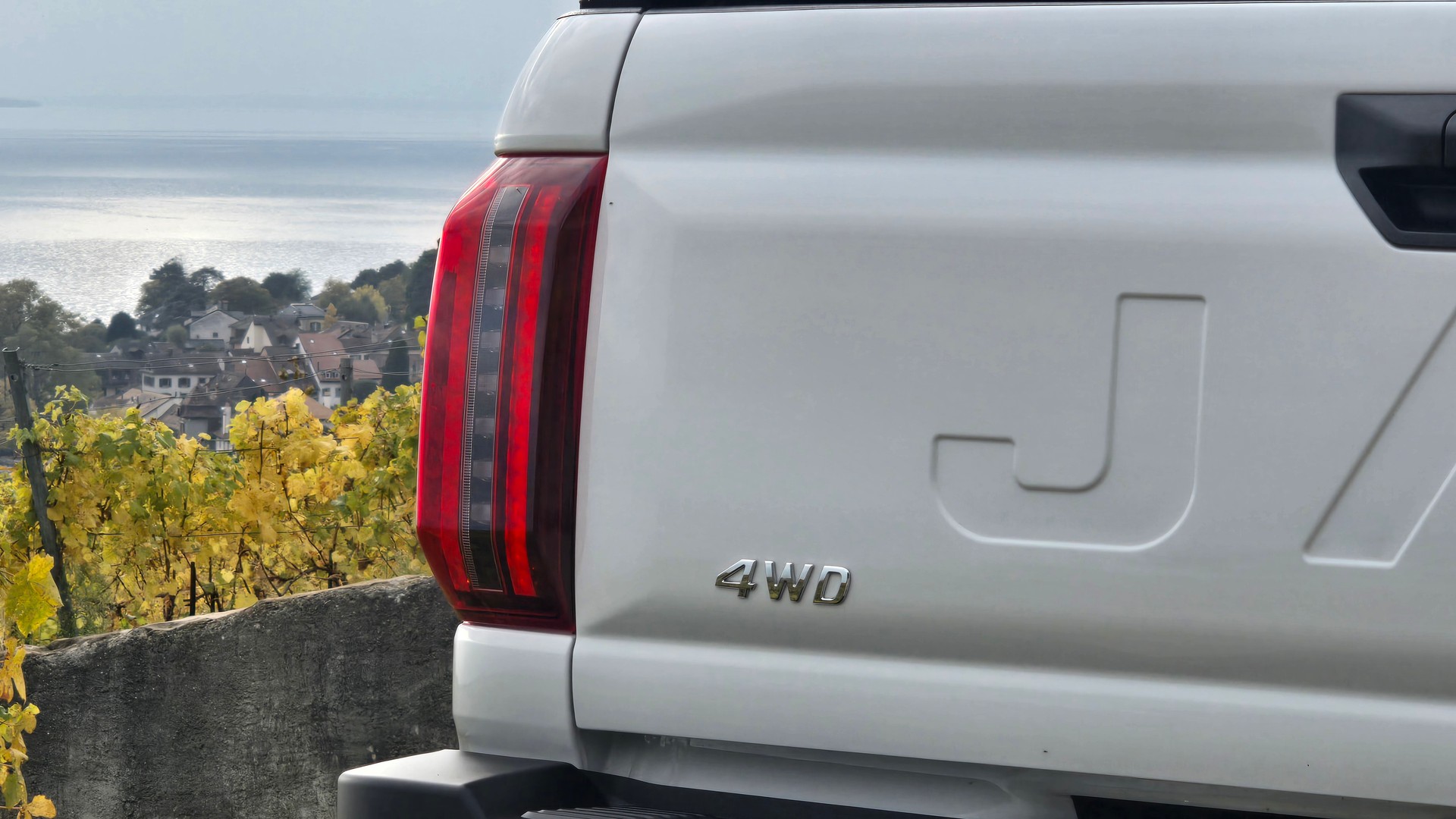 JAC Luxury-image-10