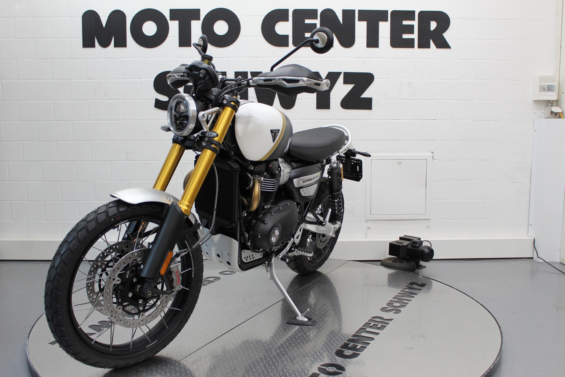 TRIUMPH Scrambler 1200 XE-image-3