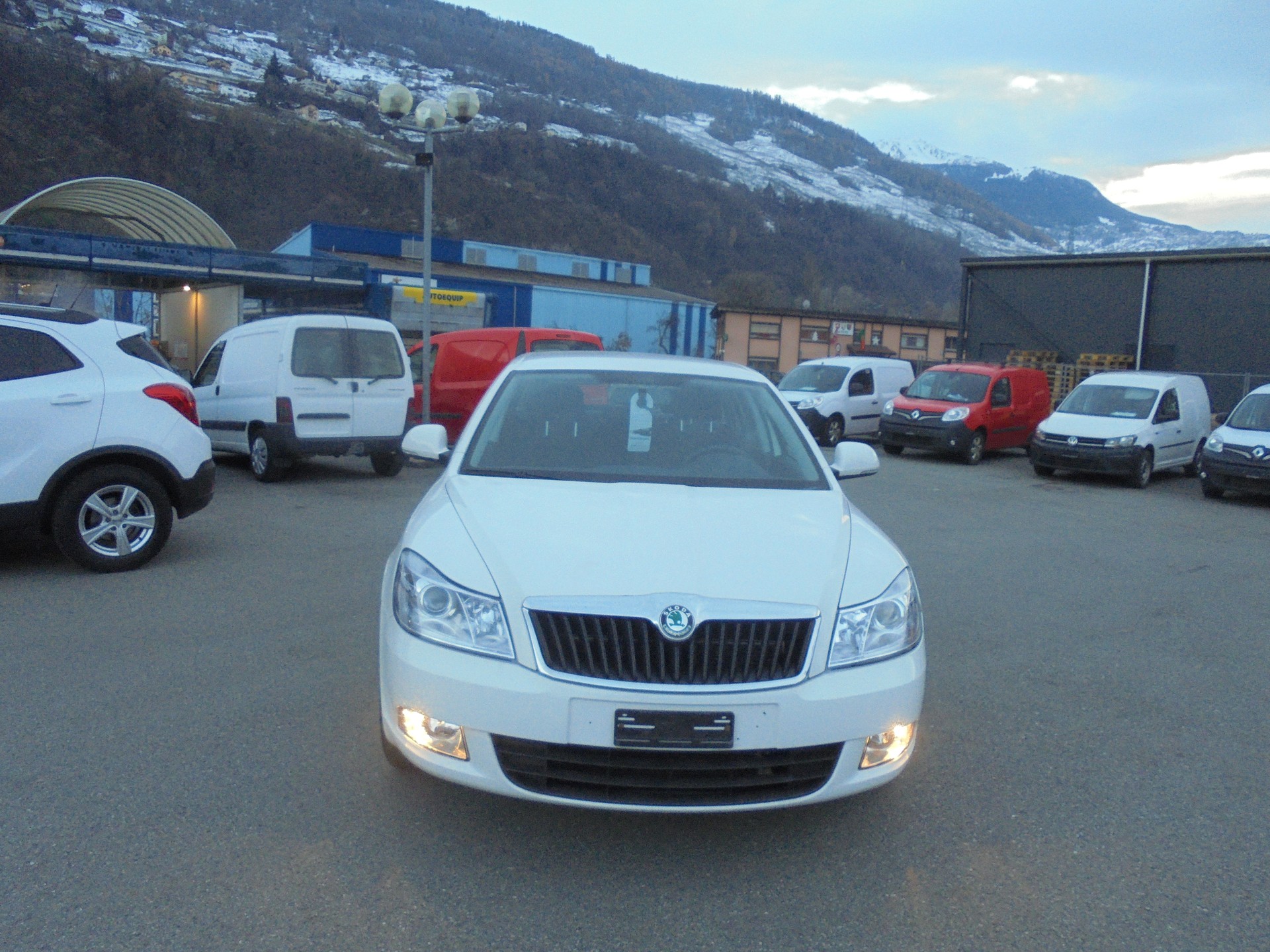 SKODA Octavia Combi 1.6 TDI Ambition 4x4-image-2
