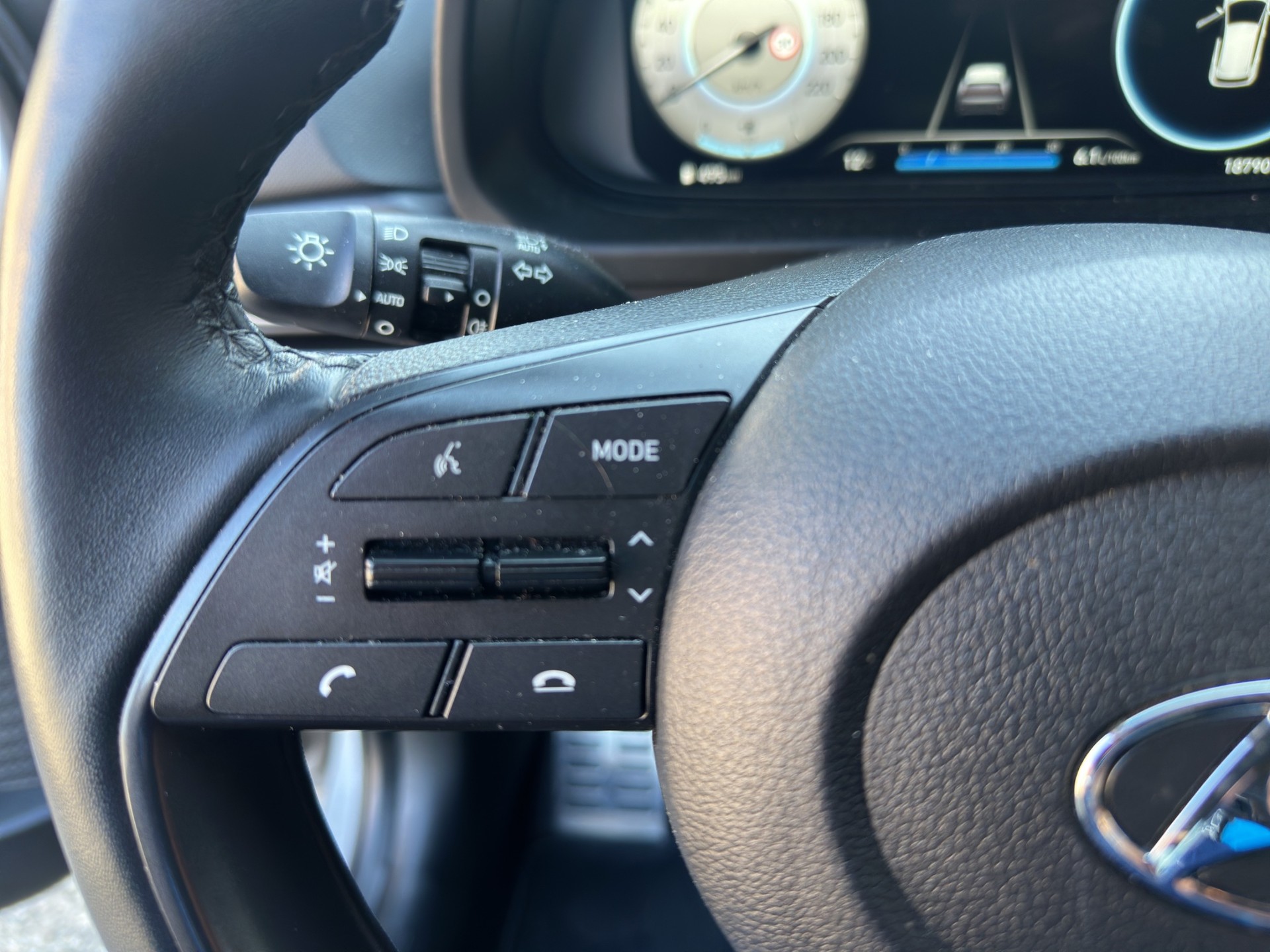 HYUNDAI Bayon 1.0 T-GDi Amplia DCT-image-25