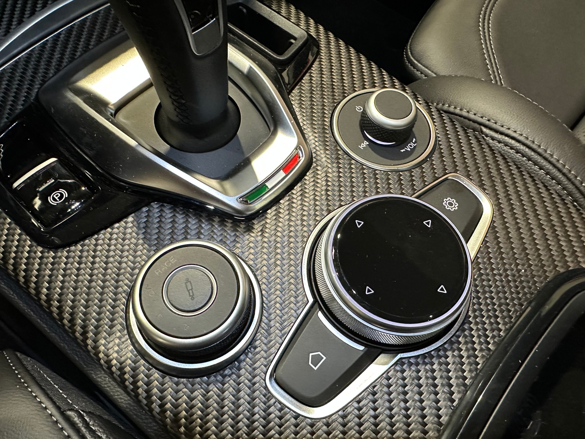 ALFA ROMEO Stelvio 2.9 V6 Quadrifoglio Q4 AT8-image-15