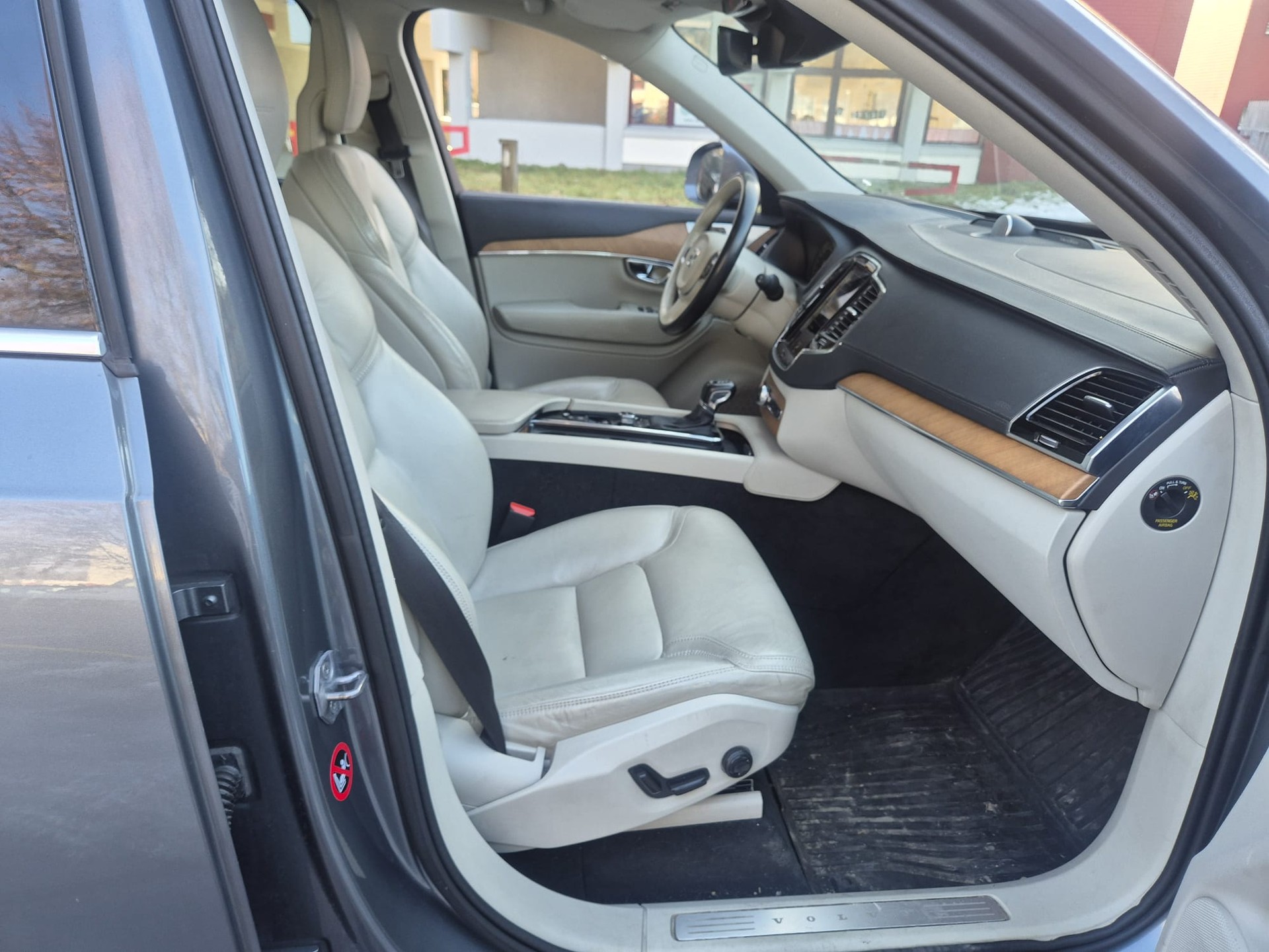 VOLVO XC90 T6 AWD Kinetic Geartronic-image-11