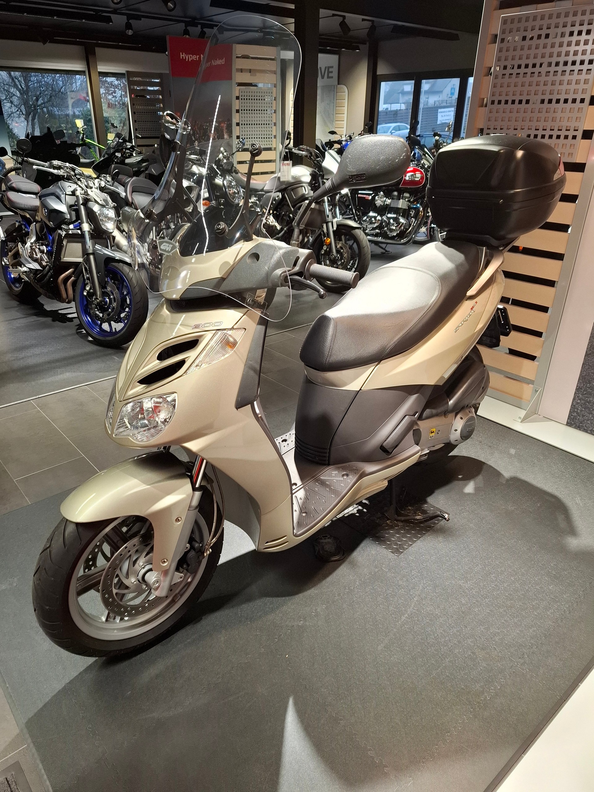 APRILIA Sport City Cube 300 i.e-image-10