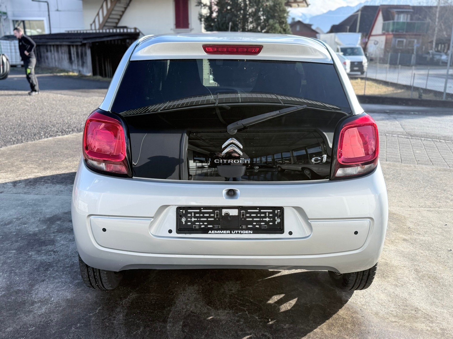 CITROEN C1 1.2 VTi Shine Airscape-image-5