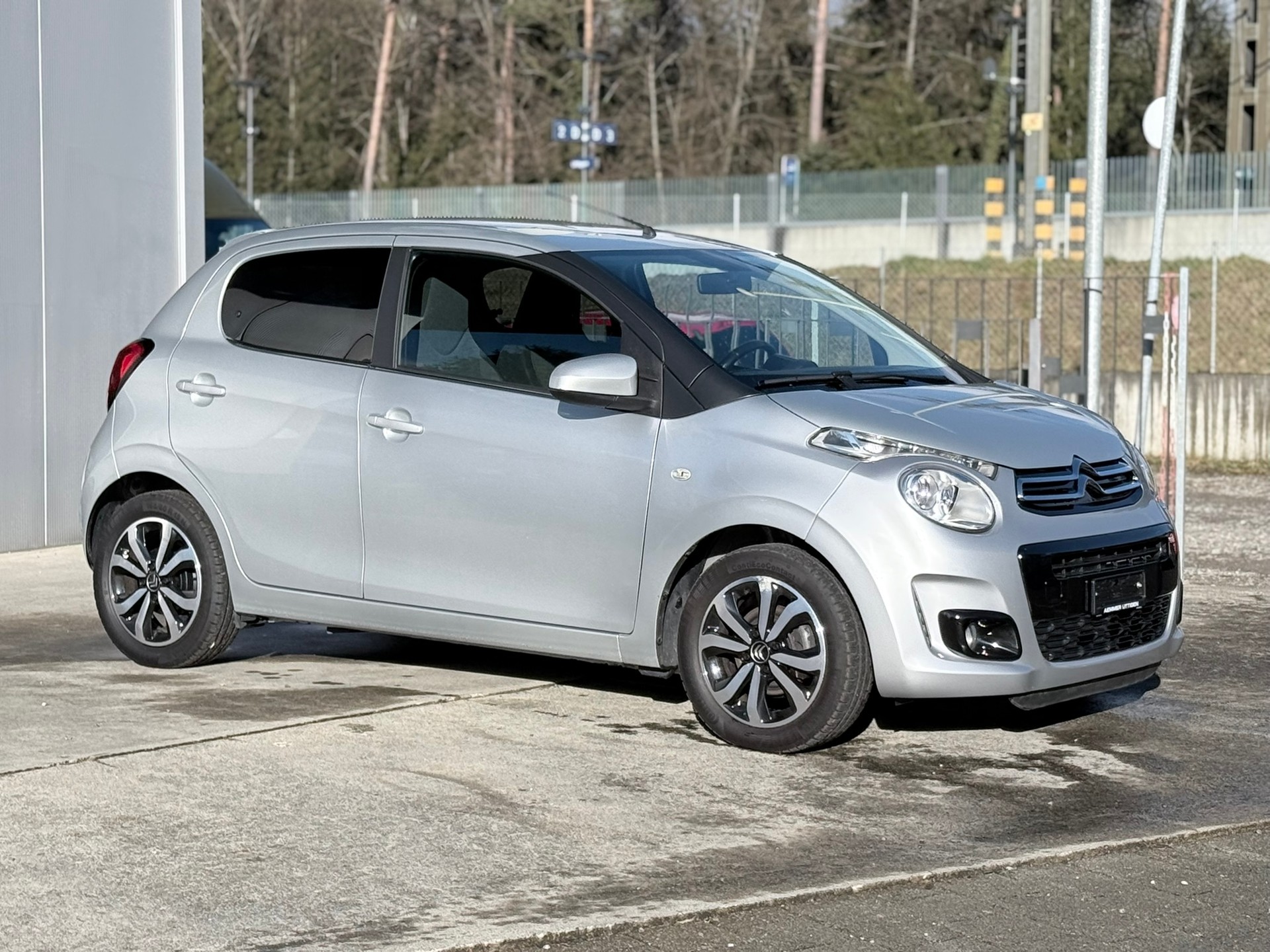 CITROEN C1 1.2 VTi Shine Airscape-image-2