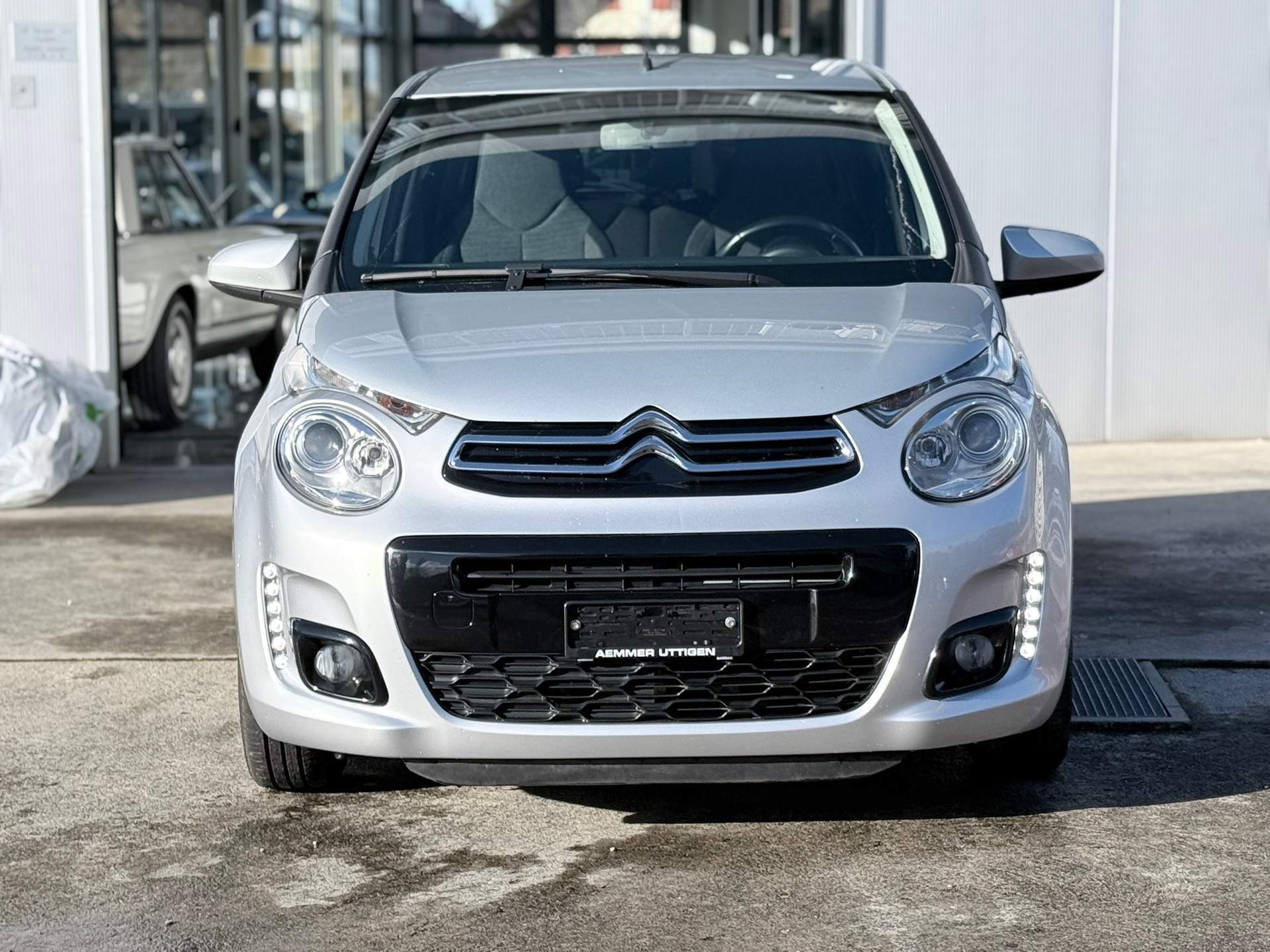 CITROEN C1 1.2 VTi Shine Airscape-image-1