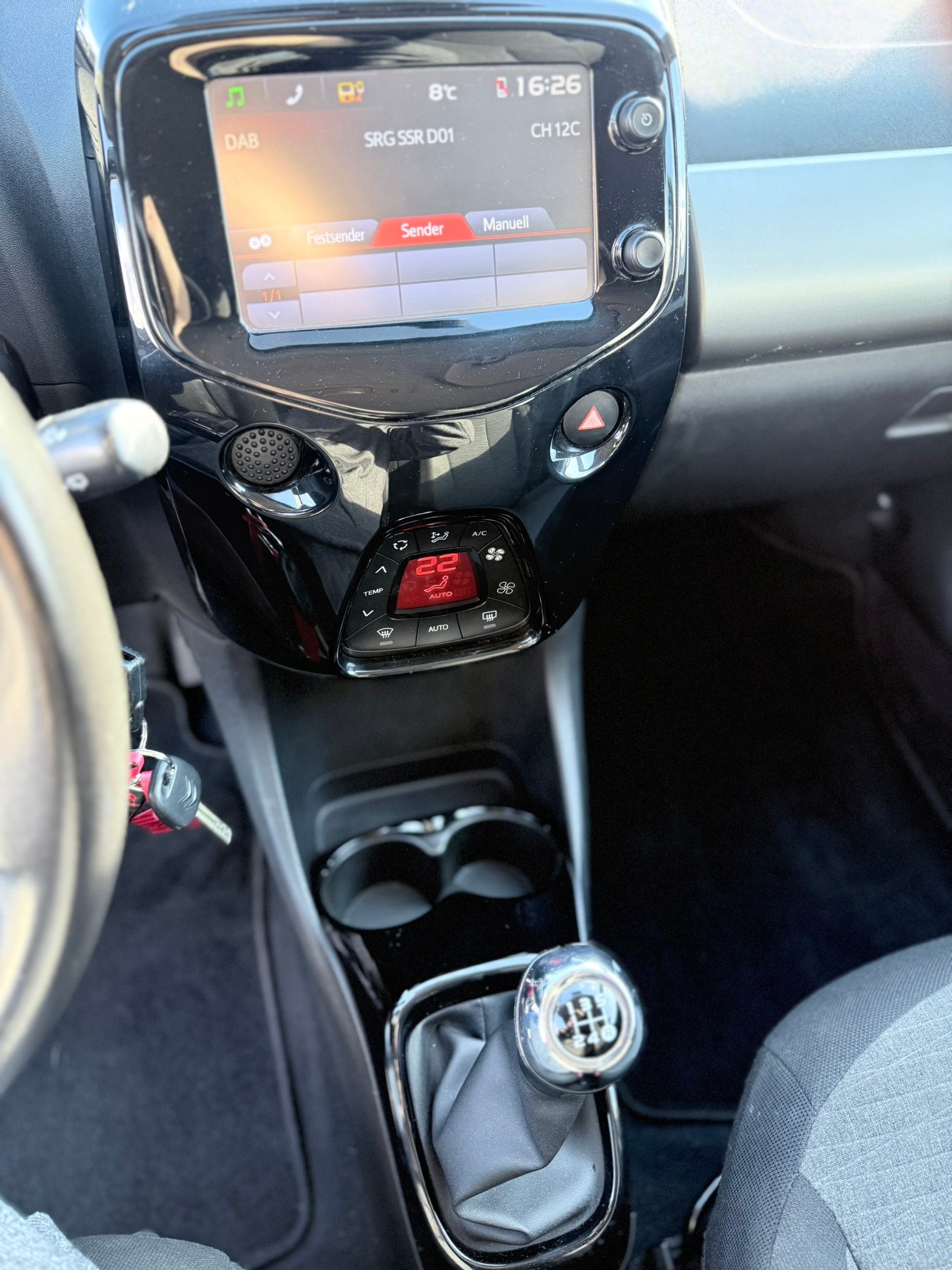 CITROEN C1 1.2 VTi Shine Airscape-image-14