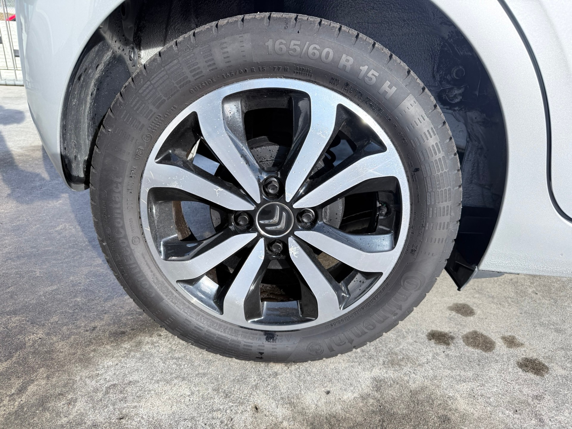 CITROEN C1 1.2 VTi Shine Airscape-image-9