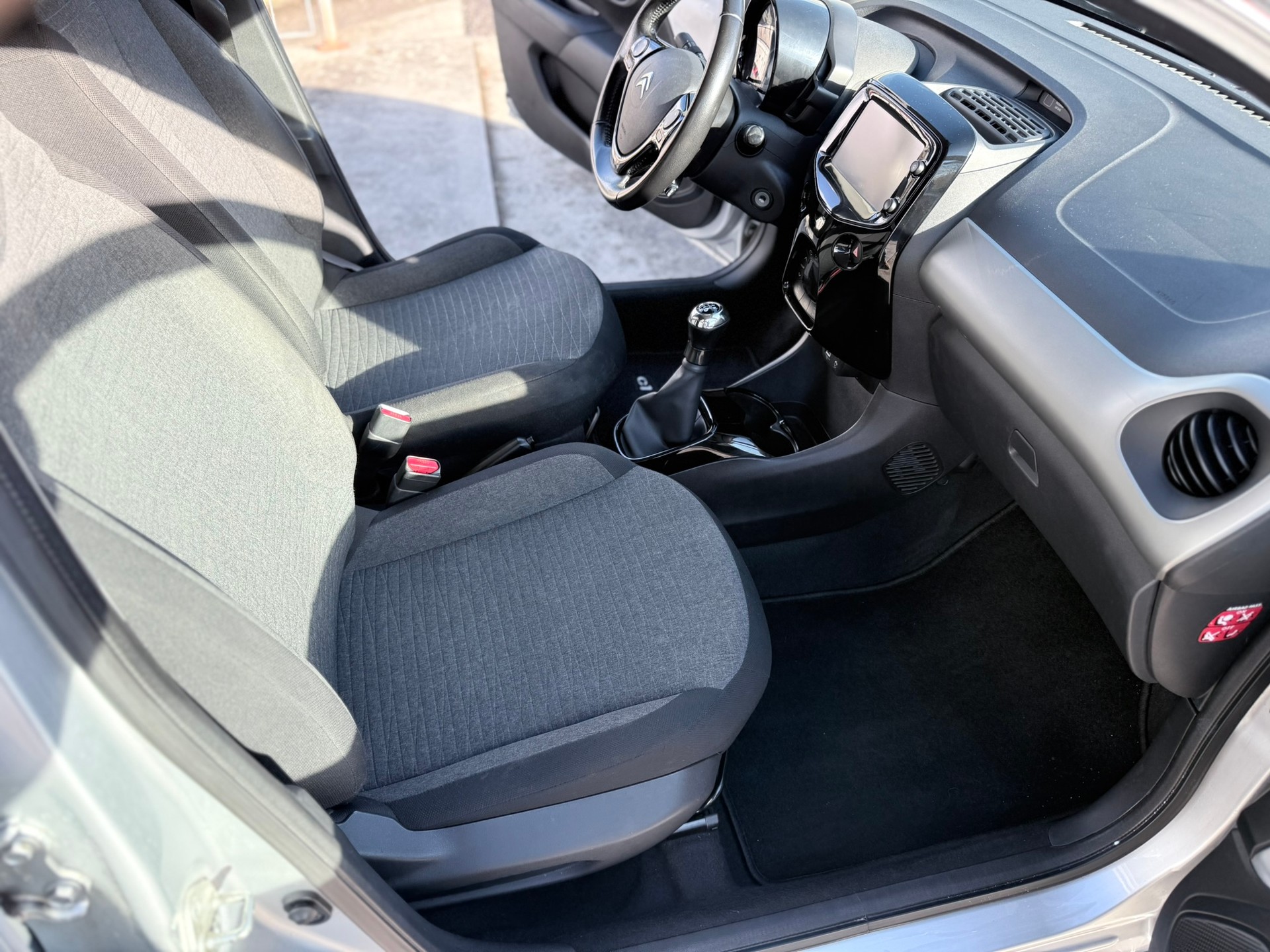 CITROEN C1 1.2 VTi Shine Airscape-image-7