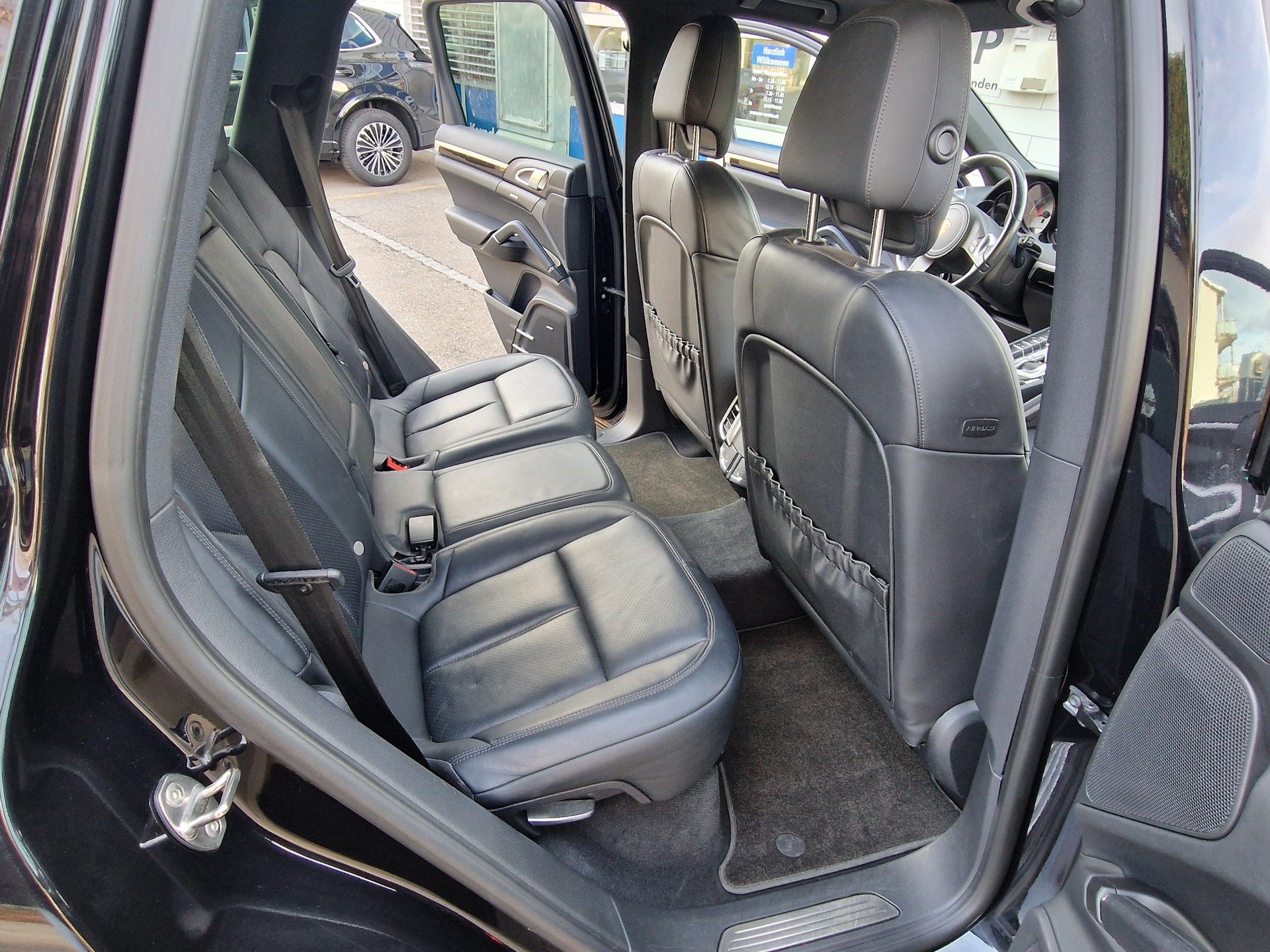 PORSCHE Cayenne S Diesel-image-14