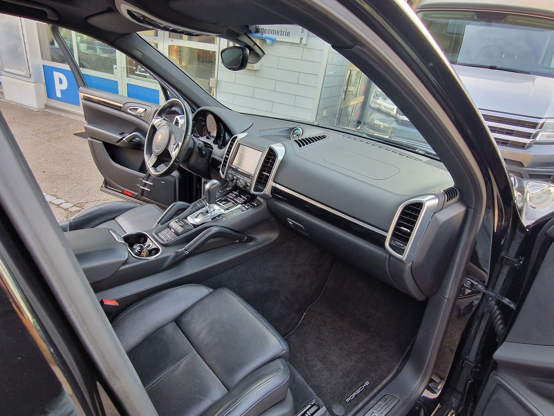 PORSCHE Cayenne S Diesel-image-13