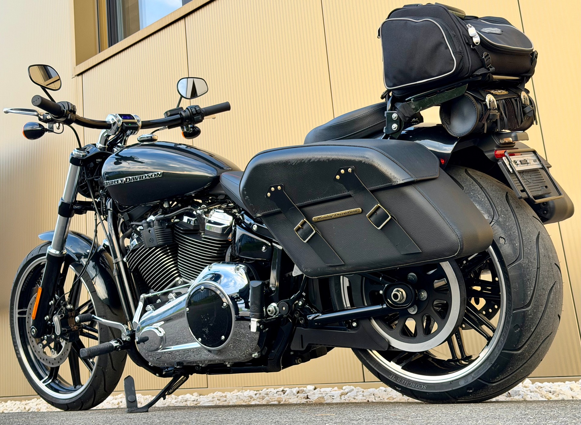 HARLEY-DAVIDSON FXBR Breakout 107 ABS-image-11