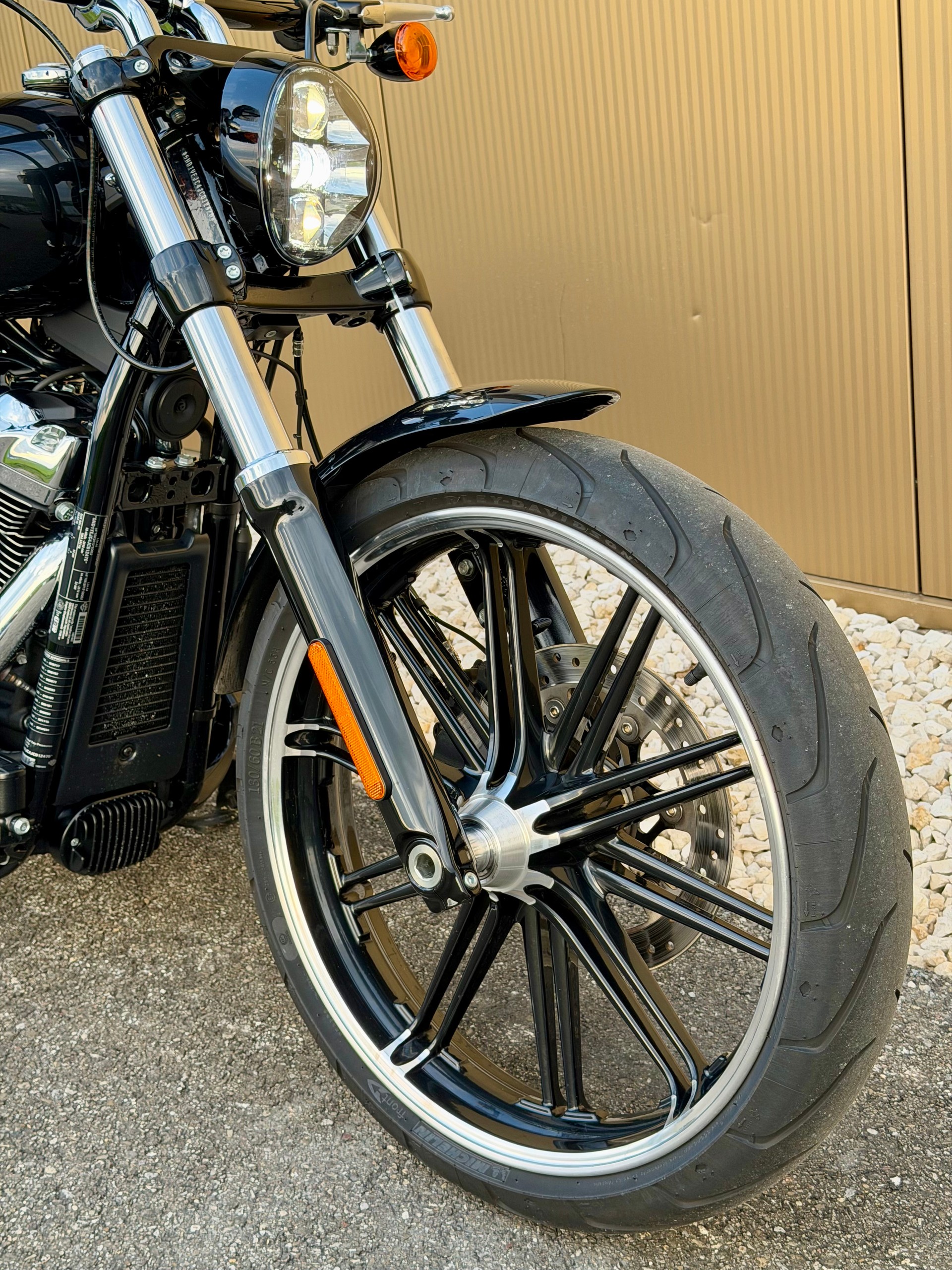 HARLEY-DAVIDSON FXBR Breakout 107 ABS-image-1
