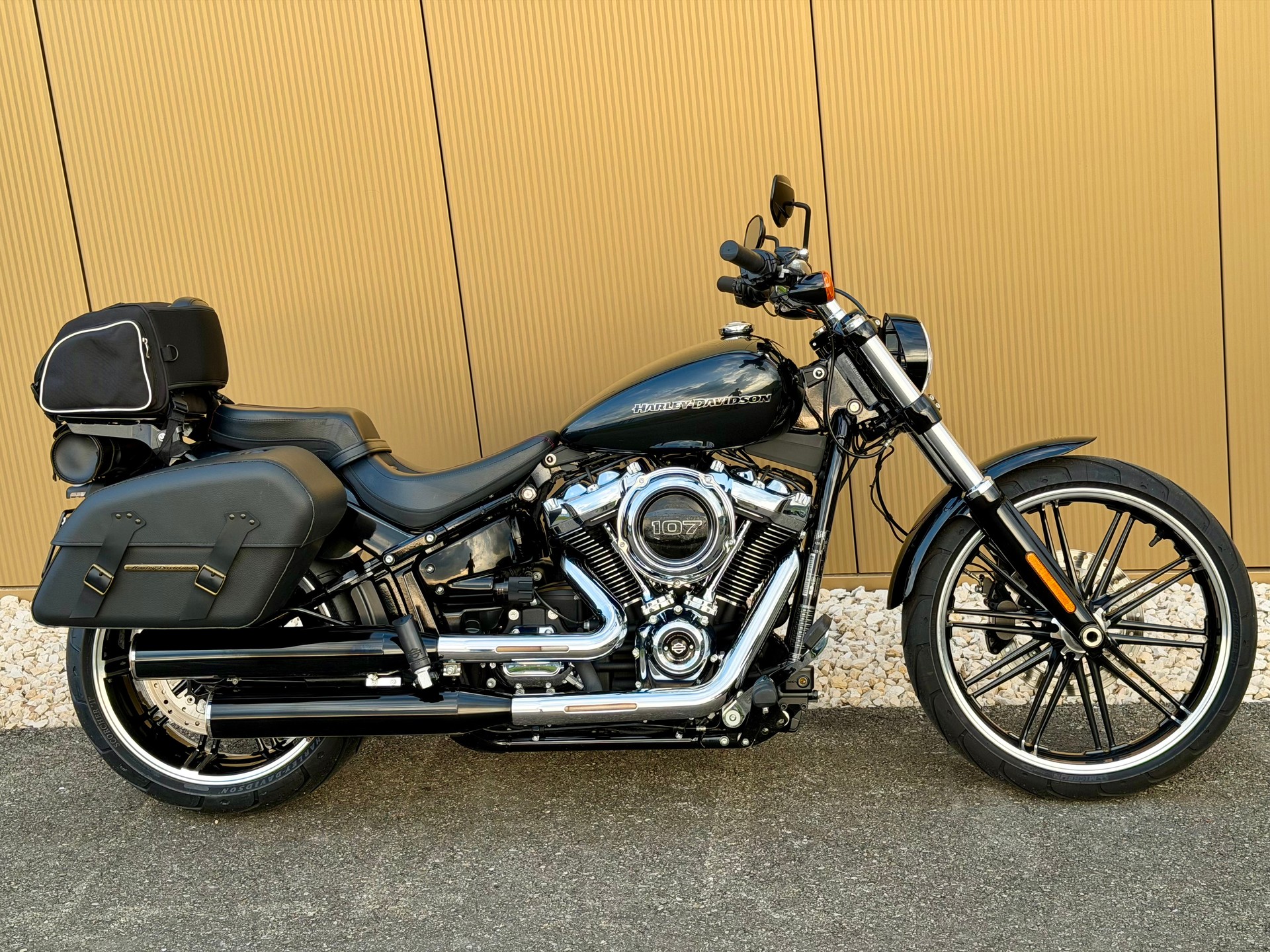 HARLEY-DAVIDSON FXBR Breakout 107 ABS-image-3