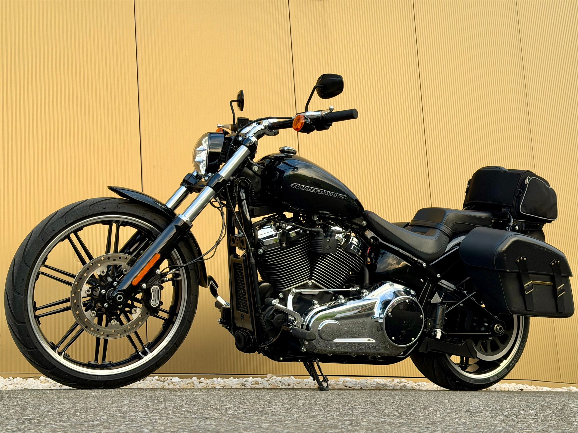 HARLEY-DAVIDSON FXBR Breakout 107 ABS-image-9