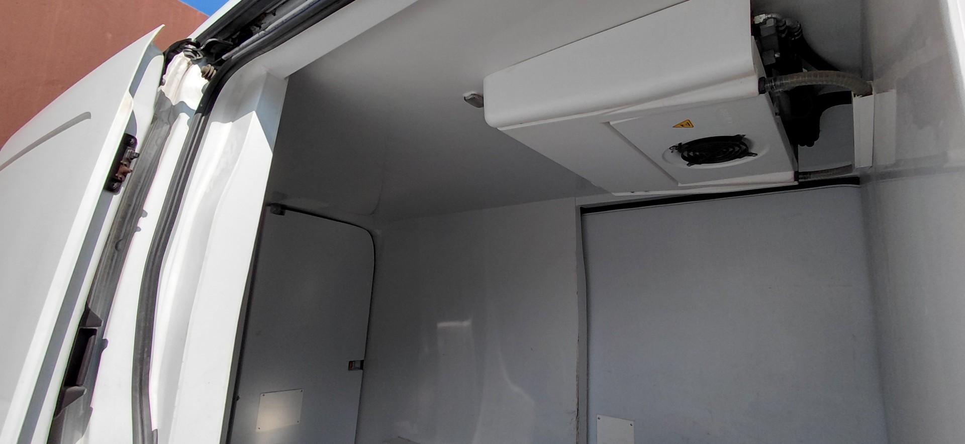 FORD Transit Van 350 L2 Trend 2.0 TDCi 130 4WD-image-8